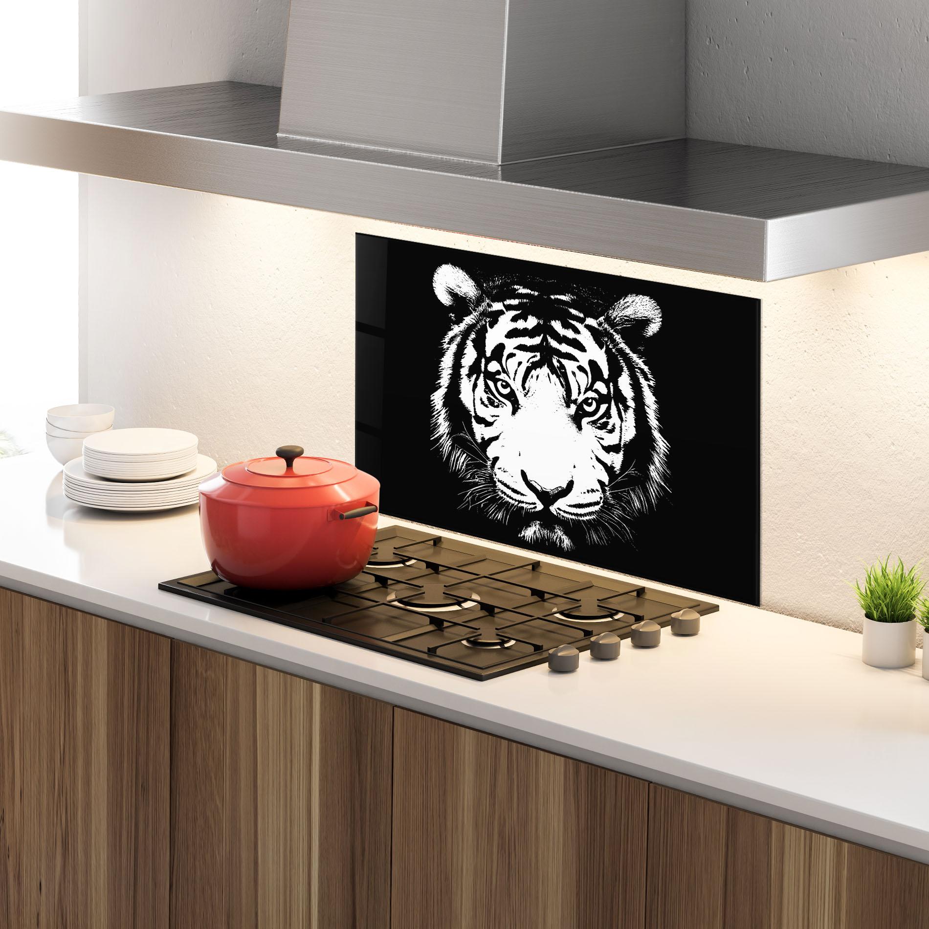Küchenrückwand Glas White Head Tiger mockup 4
