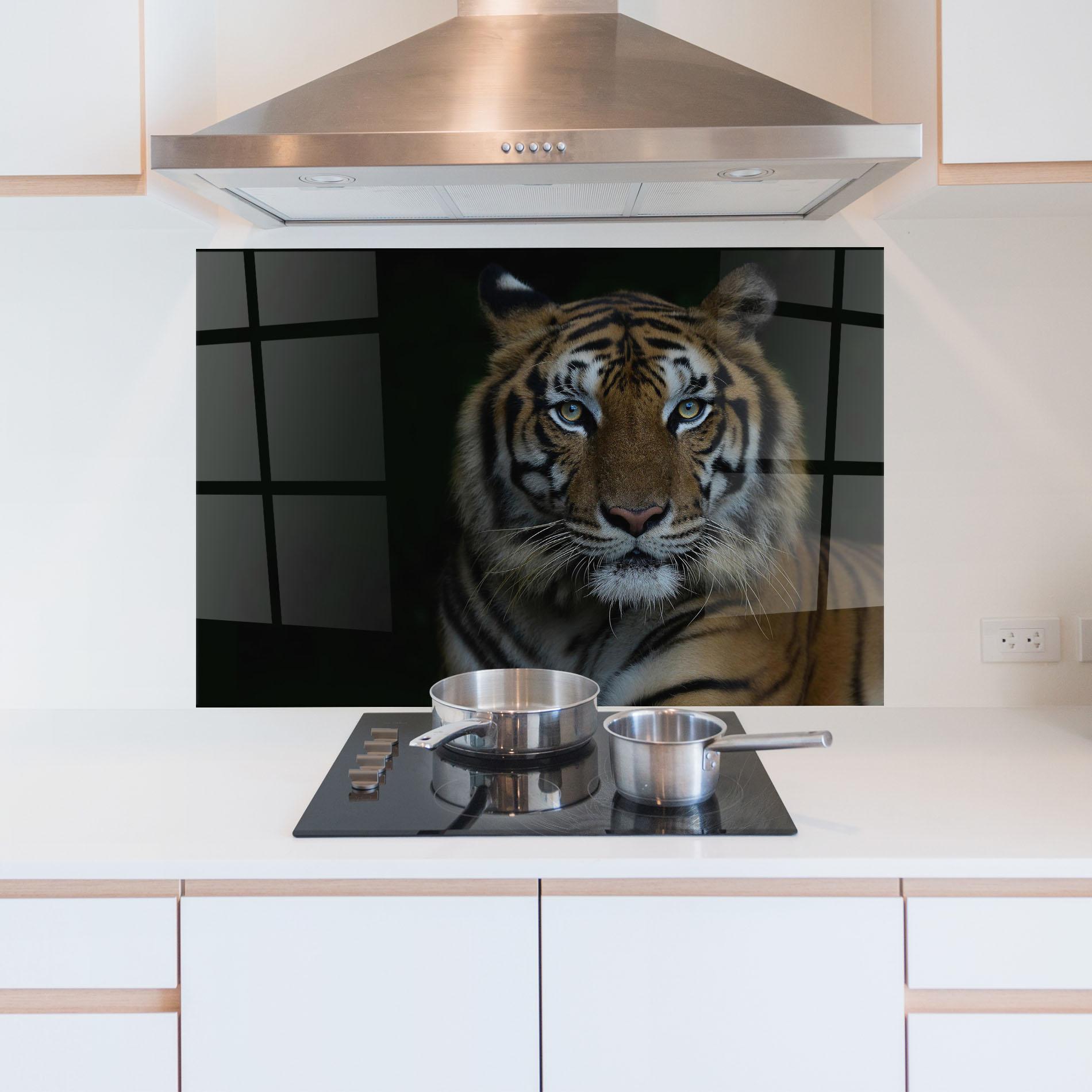 Küchenrückwand Glas Close Up Tiger mockup 5