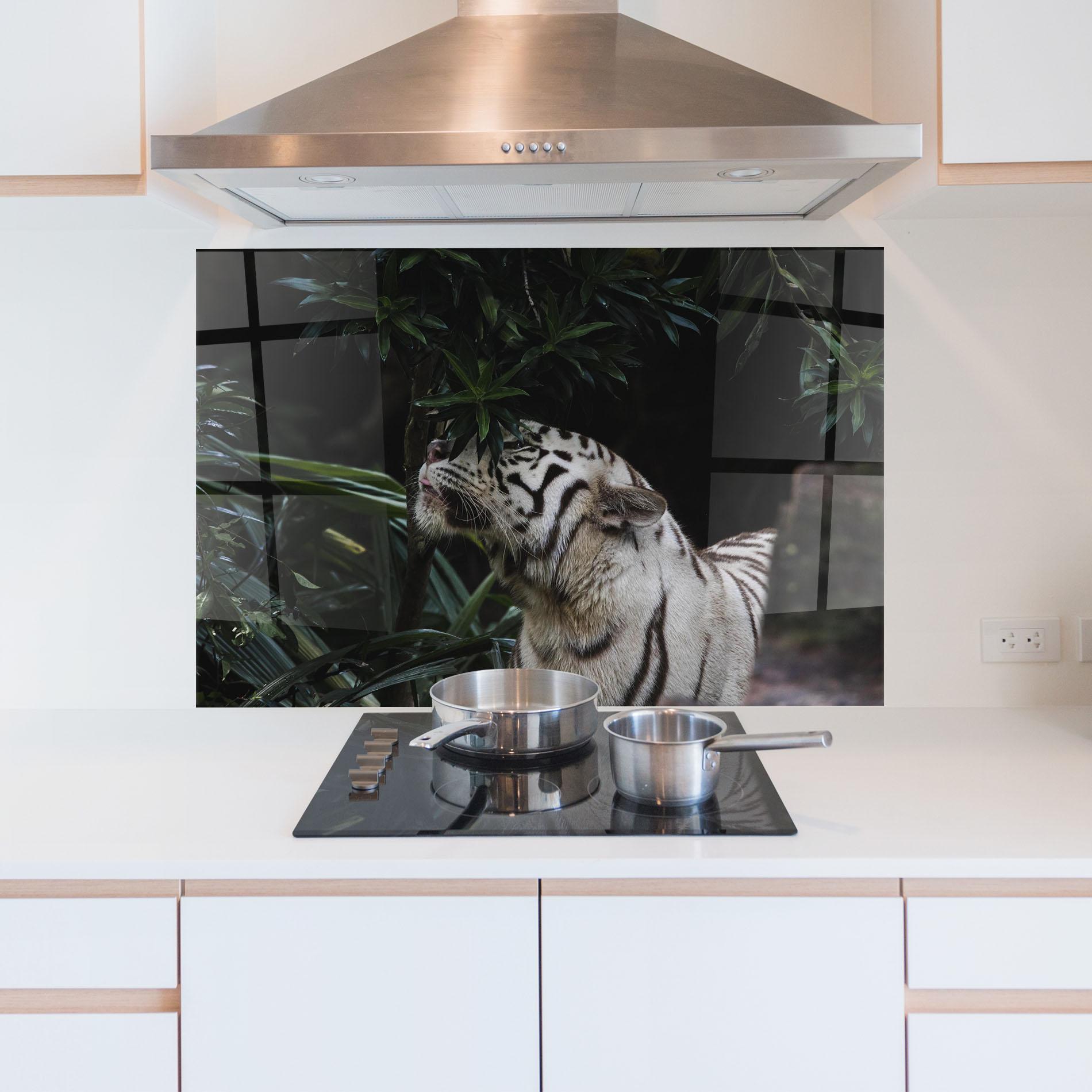 Küchenrückwand Glas White Tiger mockup 5