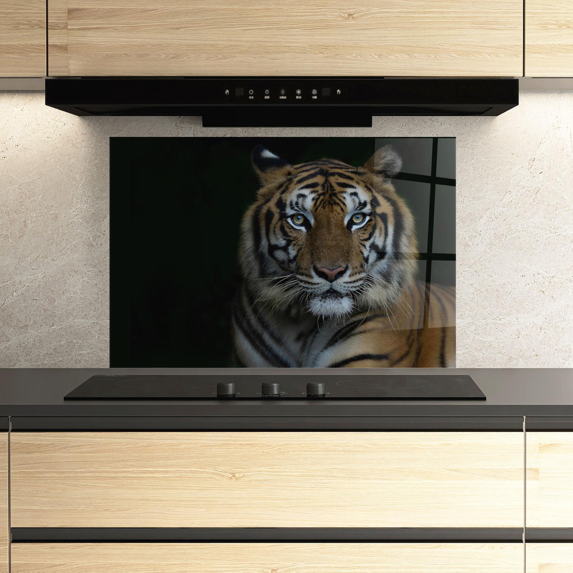 Küchenrückwand Glas Close Up Tiger mockup 3