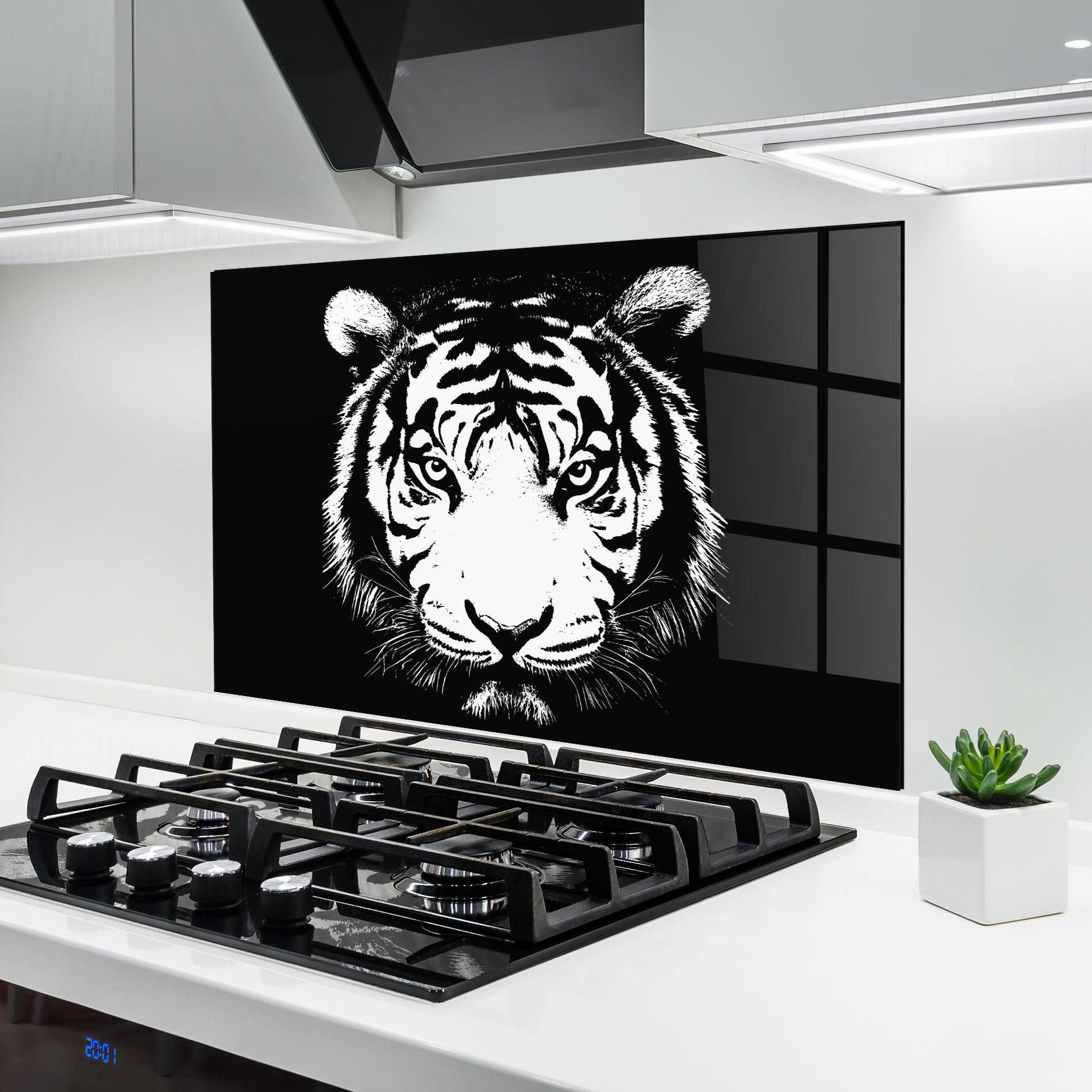 Küchenrückwand Glas White Head Tiger mockup 6