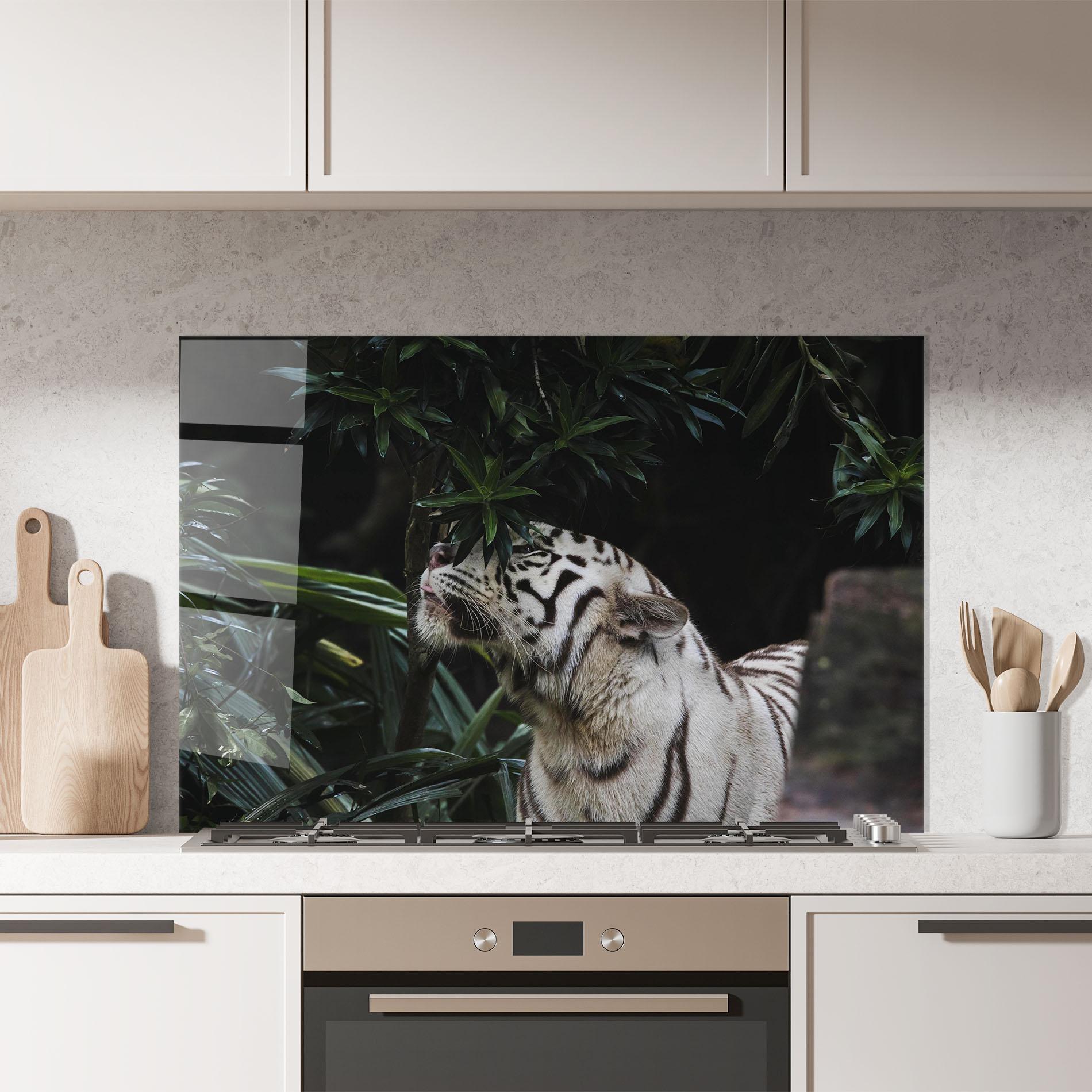 Küchenrückwand Glas White Tiger mockup 7