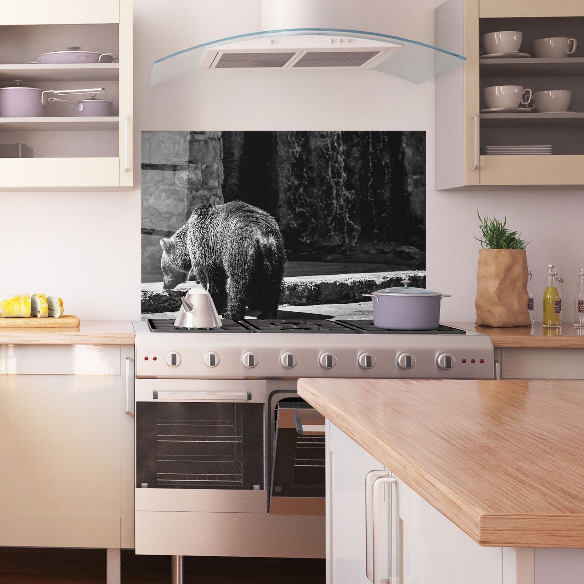 Küchenrückwand Glas Grey Bear mockup 1