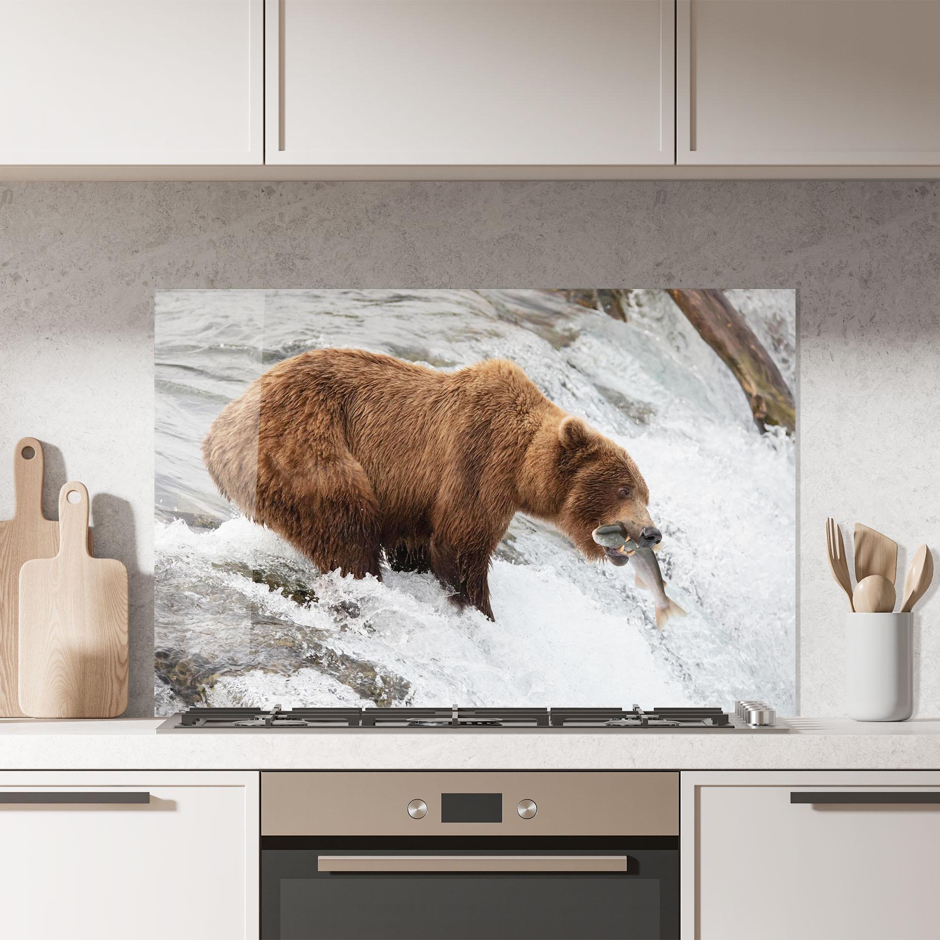 Küchenrückwand Glas Bear Hunting mockup 7