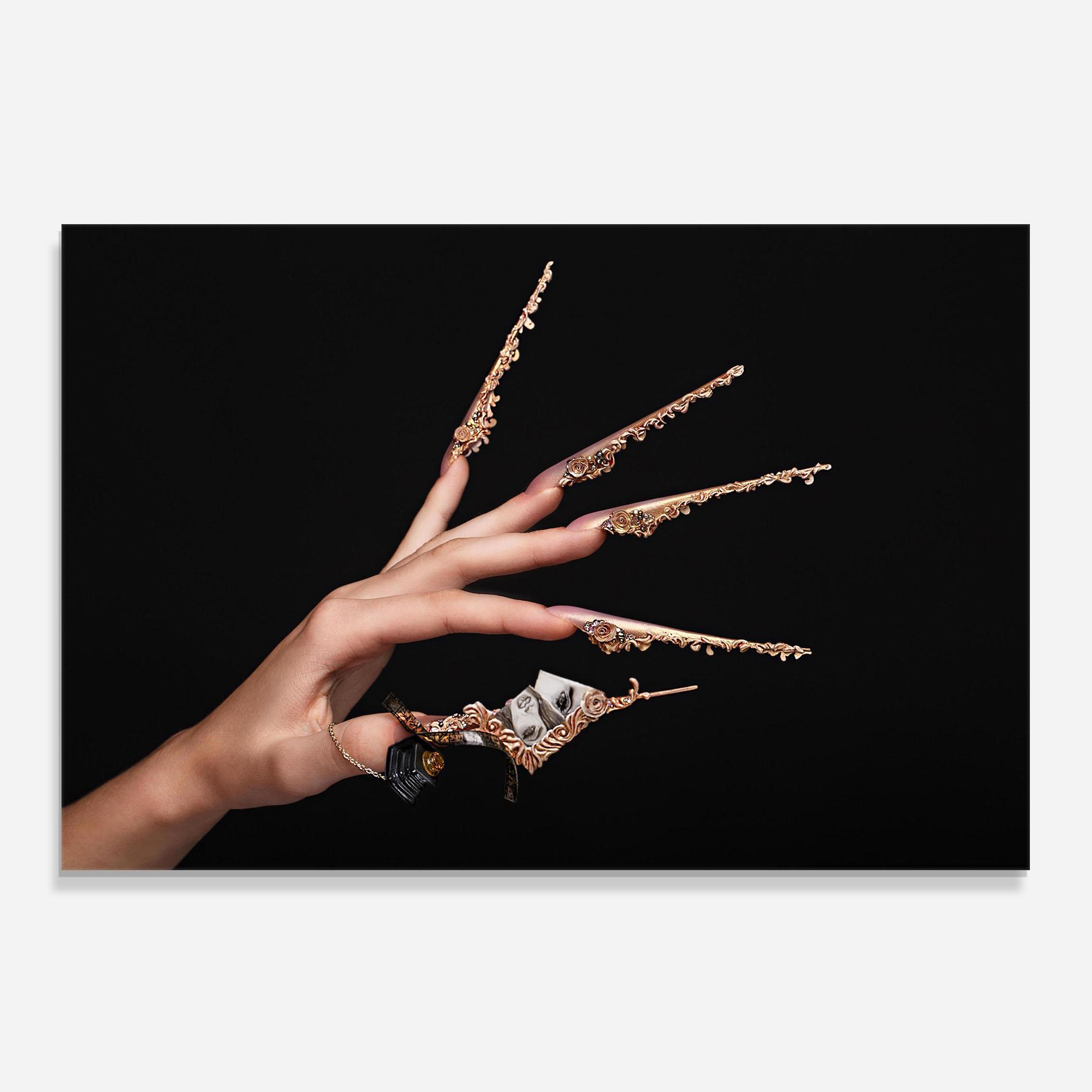 Küchenrückwand Glas Creative Manicure mockup 0