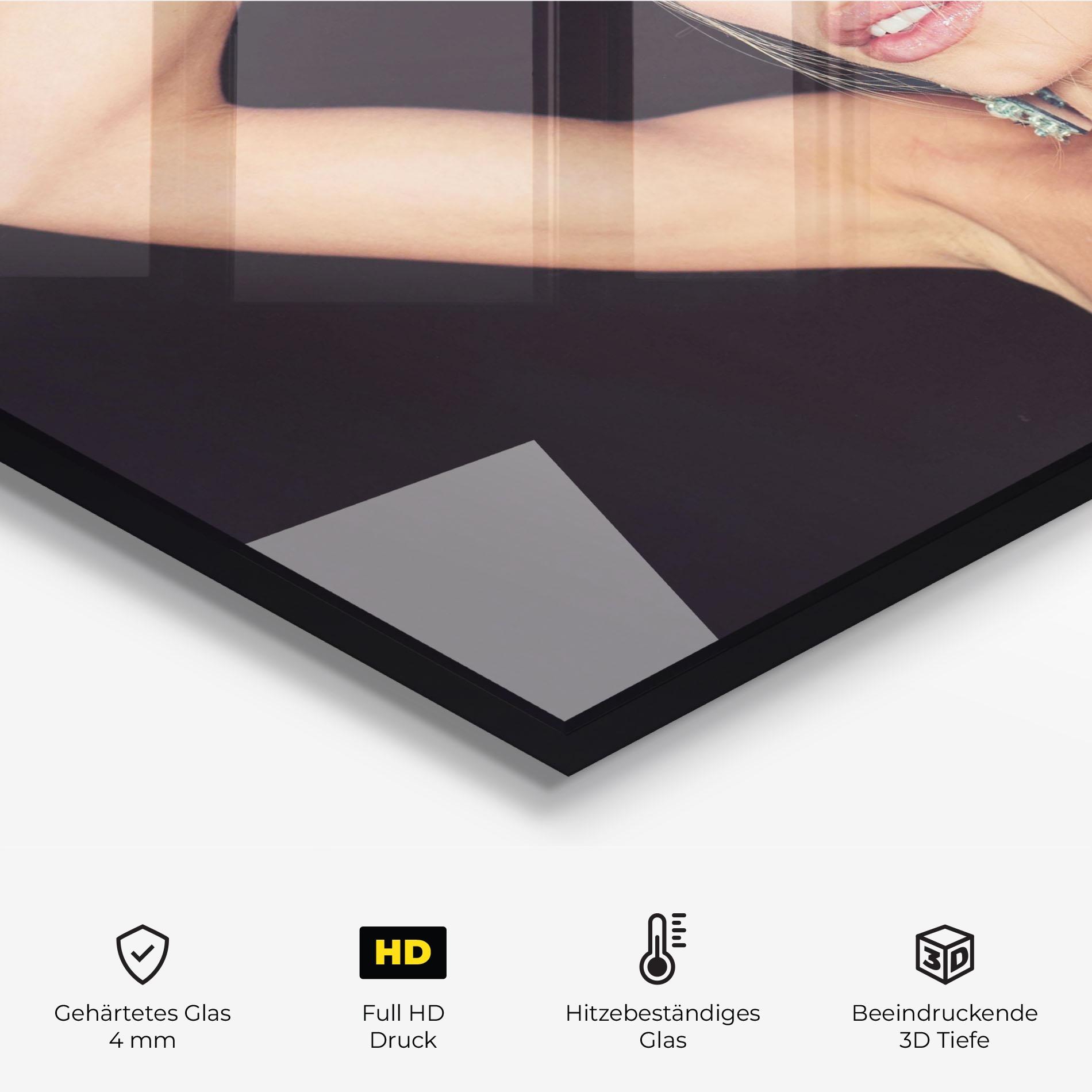 Küchenrückwand Glas Flower Earrings mockup 2