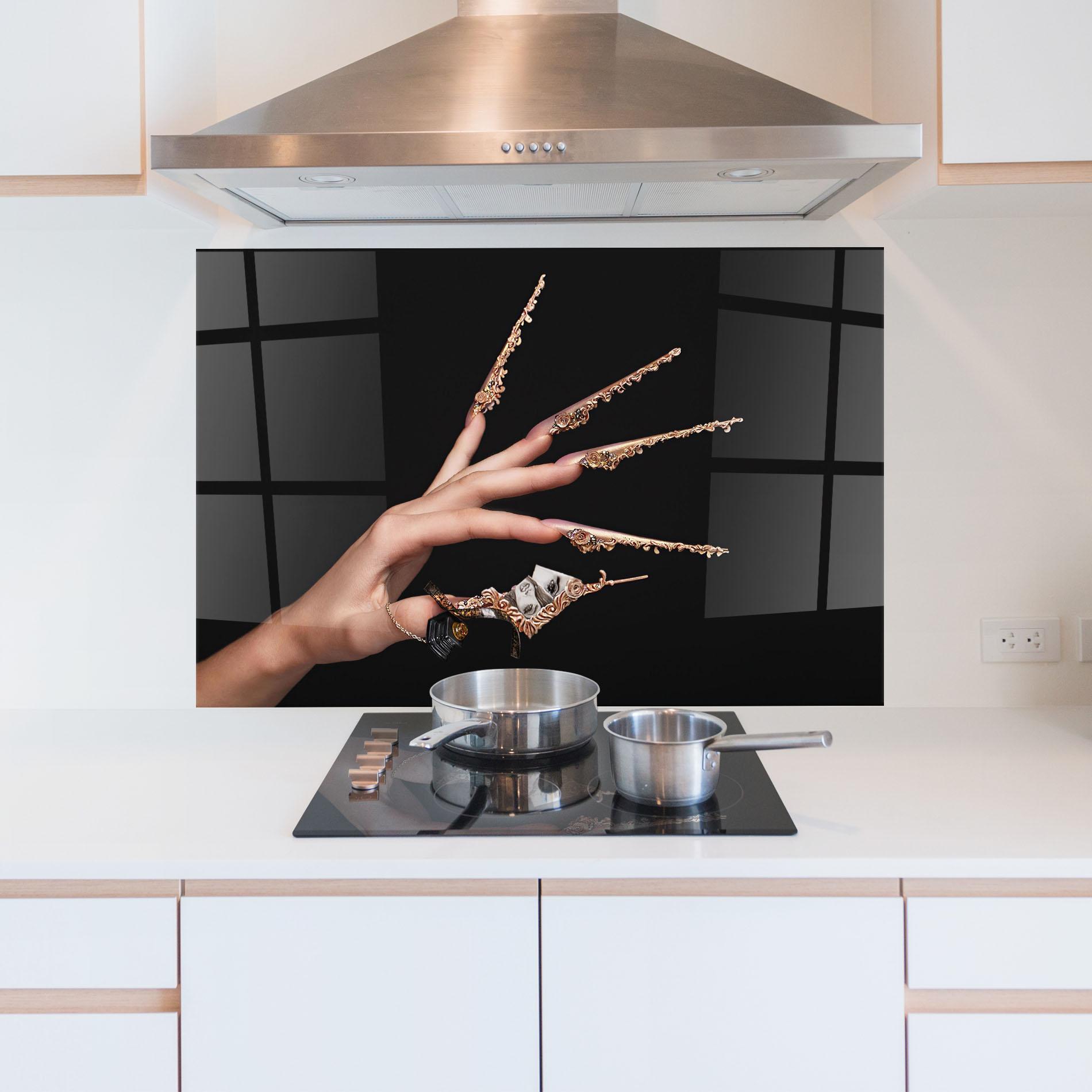 Küchenrückwand Glas Creative Manicure mockup 5