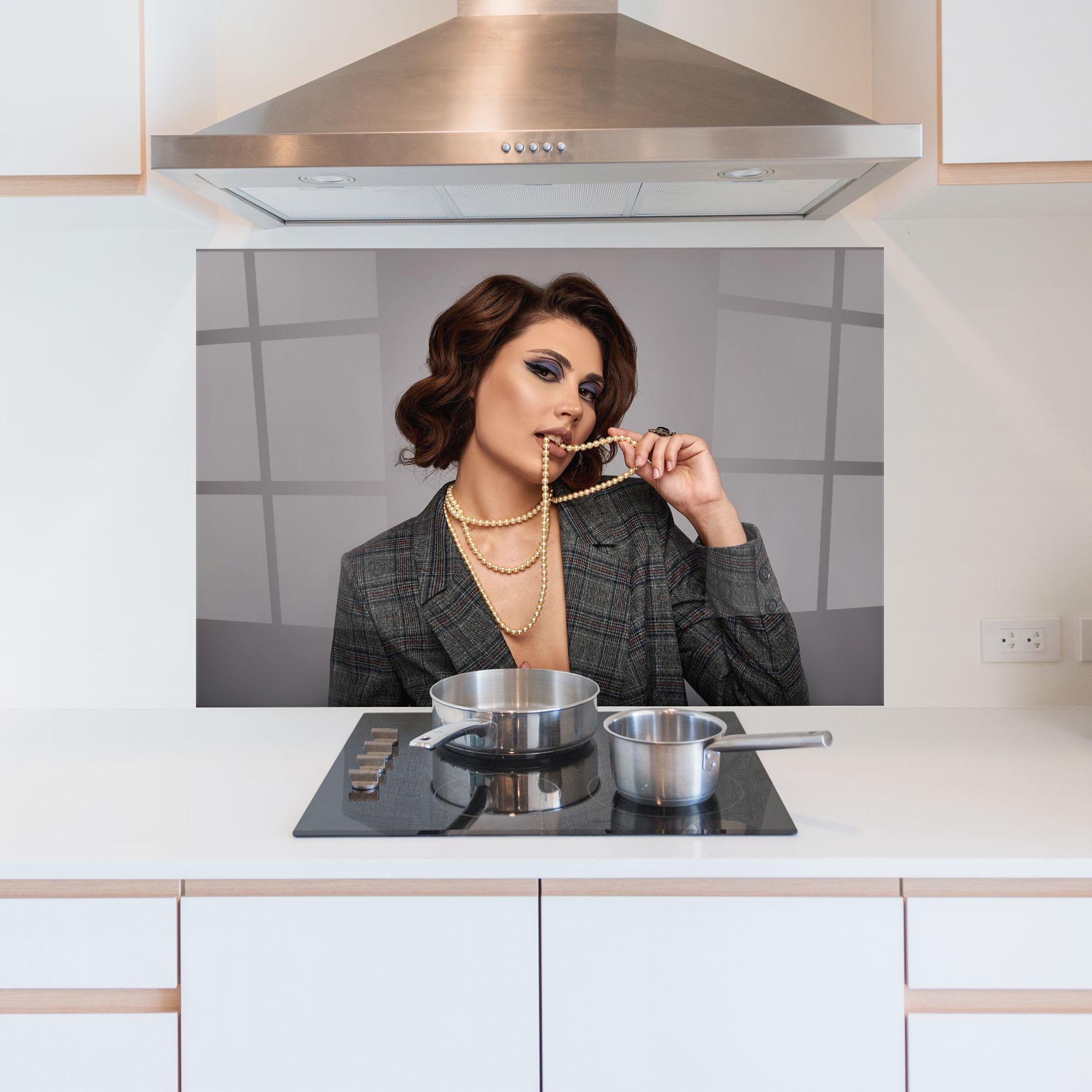 Küchenrückwand Glas Gold Pearls mockup 5
