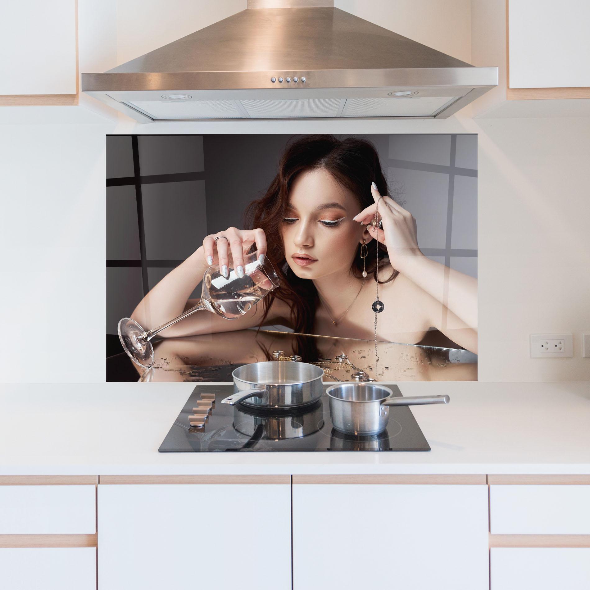 Küchenrückwand Glas Wet Rings mockup 5