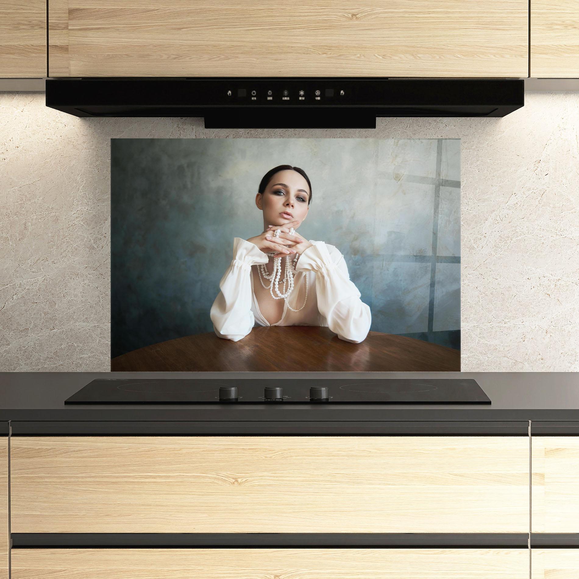 Küchenrückwand Glas Girl White Pearls mockup 3