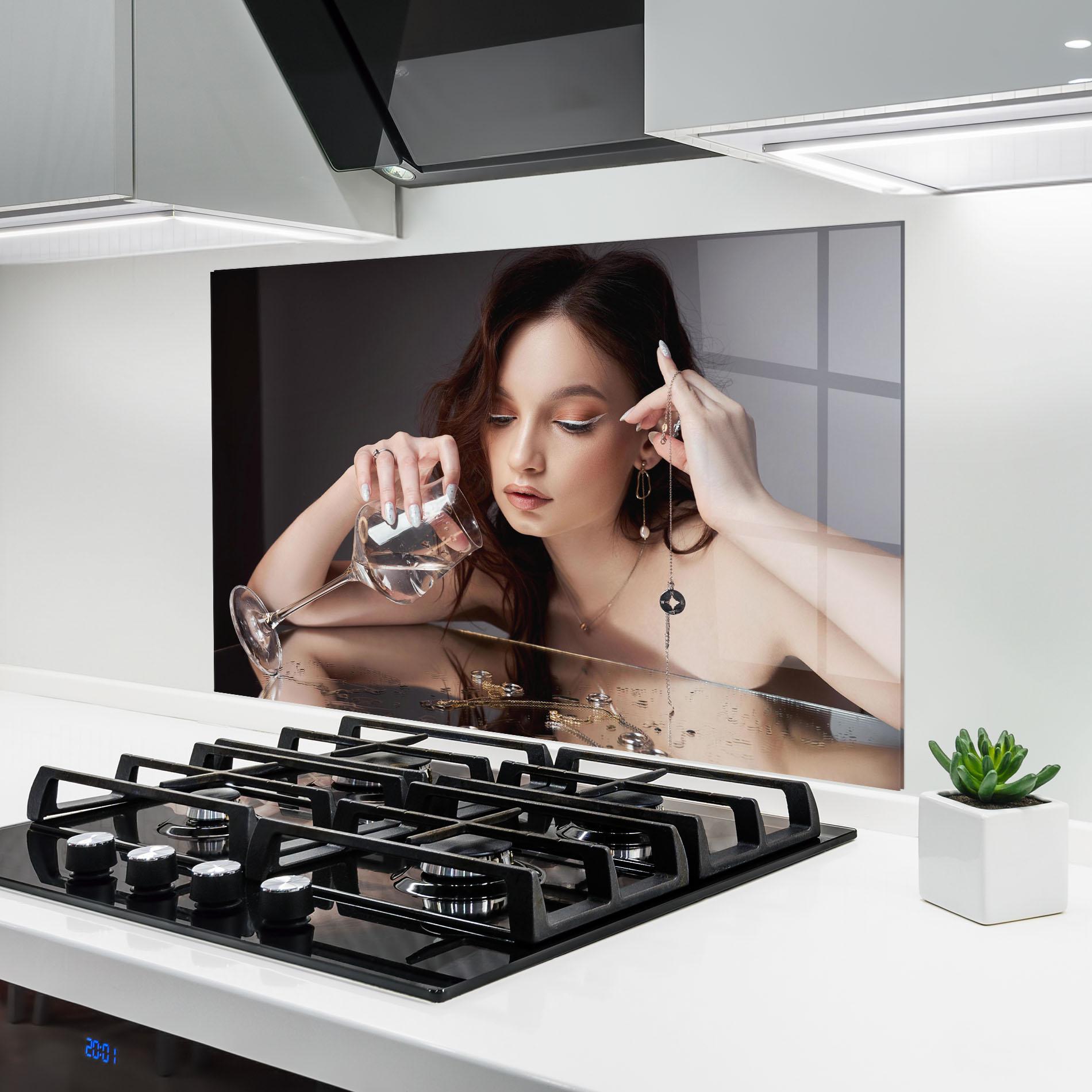 Küchenrückwand Glas Wet Rings mockup 6