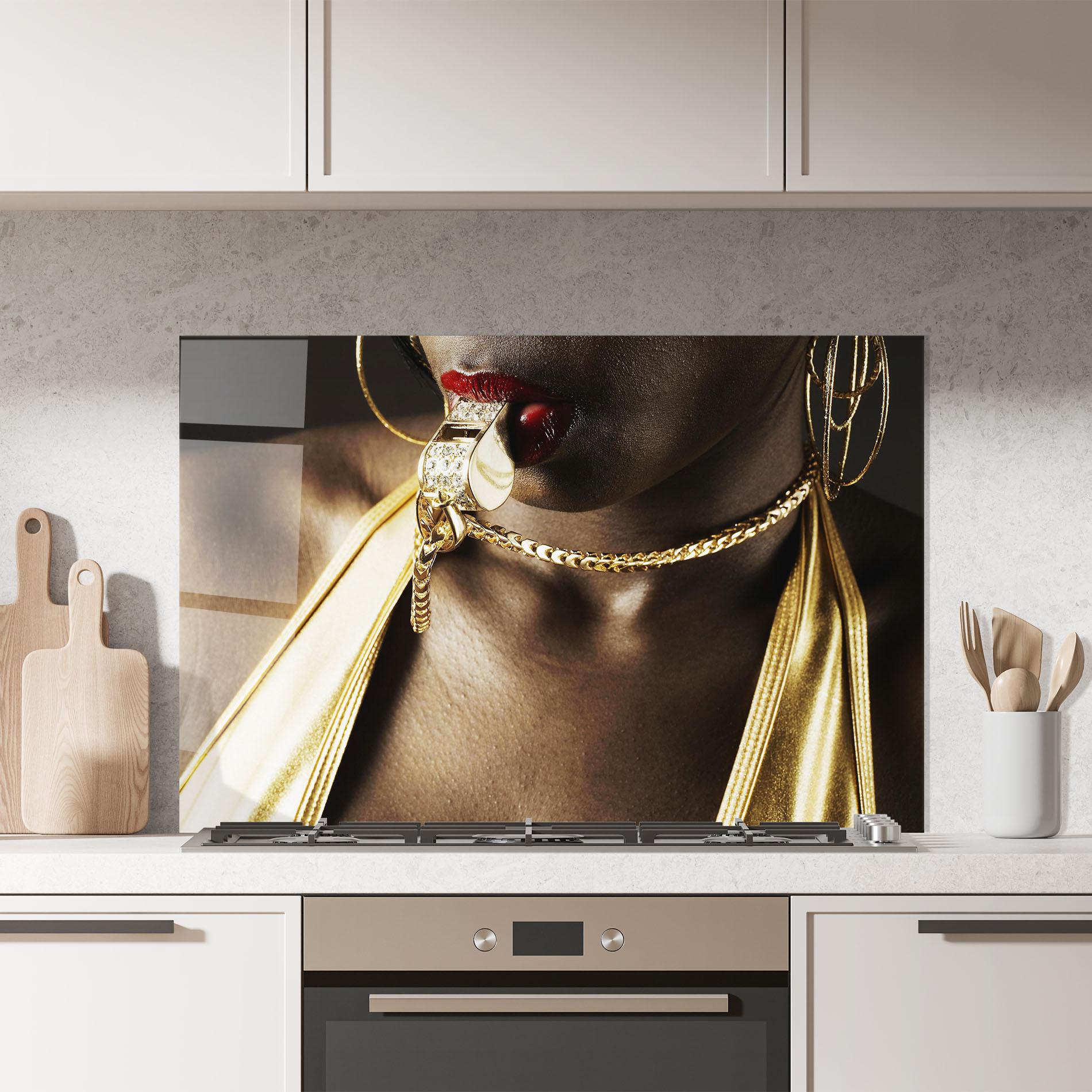 Küchenrückwand Glas Golden Whistle mockup 7