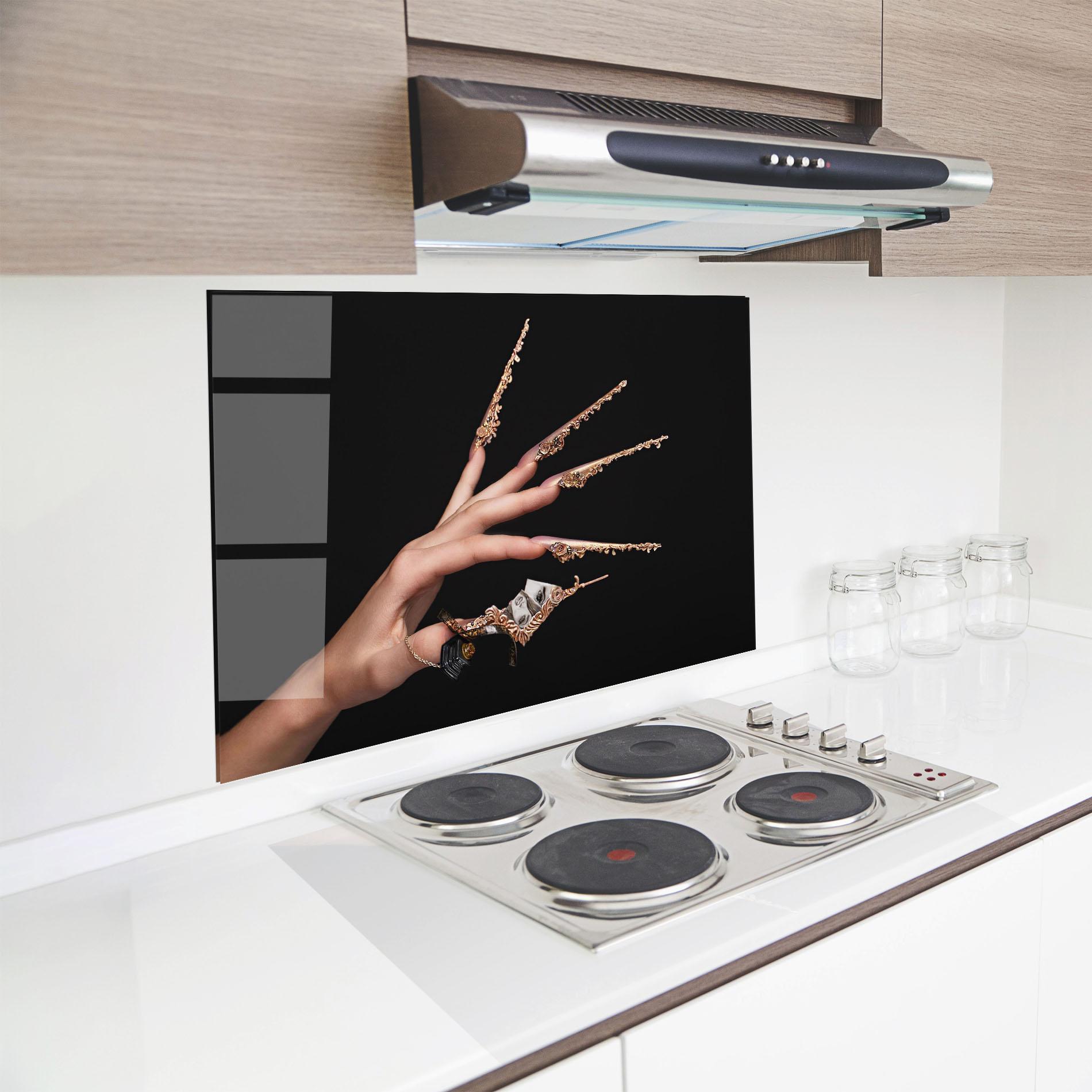 Küchenrückwand Glas Creative Manicure mockup 8