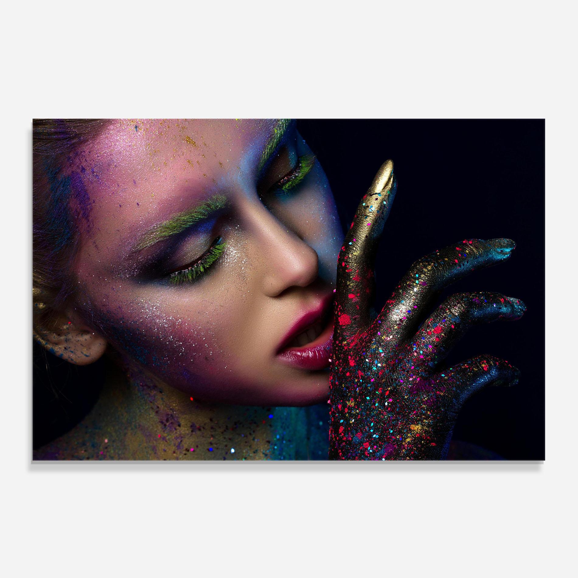 Küchenrückwand Glas Green Eyelashes mockup 0