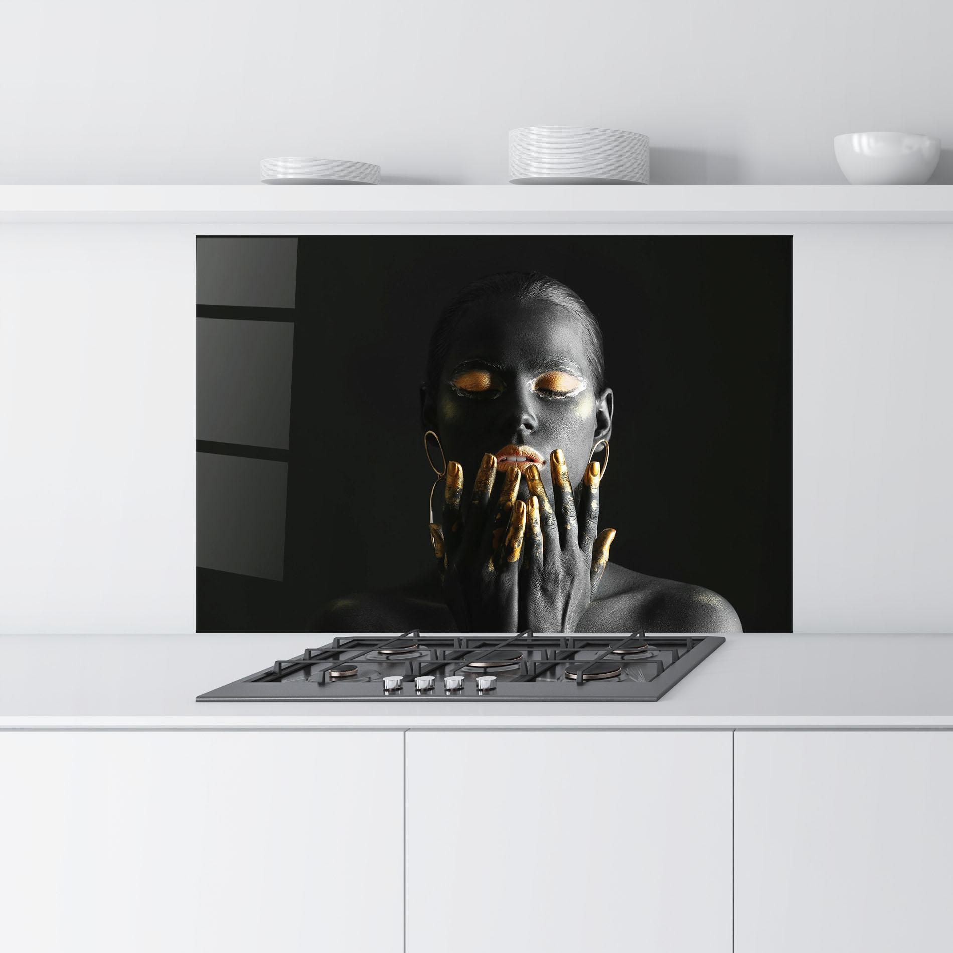 Küchenrückwand Glas Black Golden Makeup mockup 9