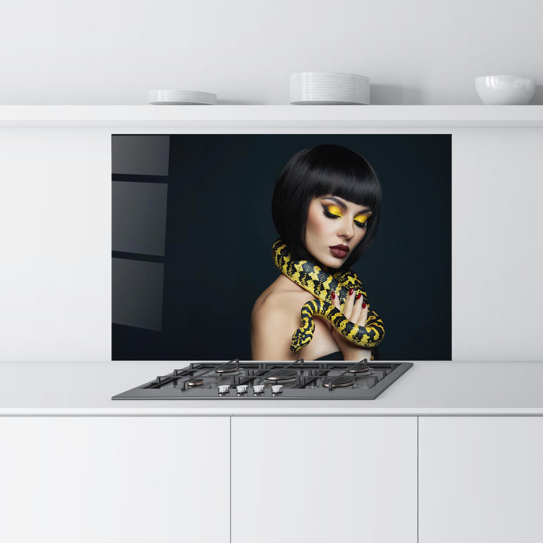 Küchenrückwand Glas Yellow Snake Makeup mockup 9