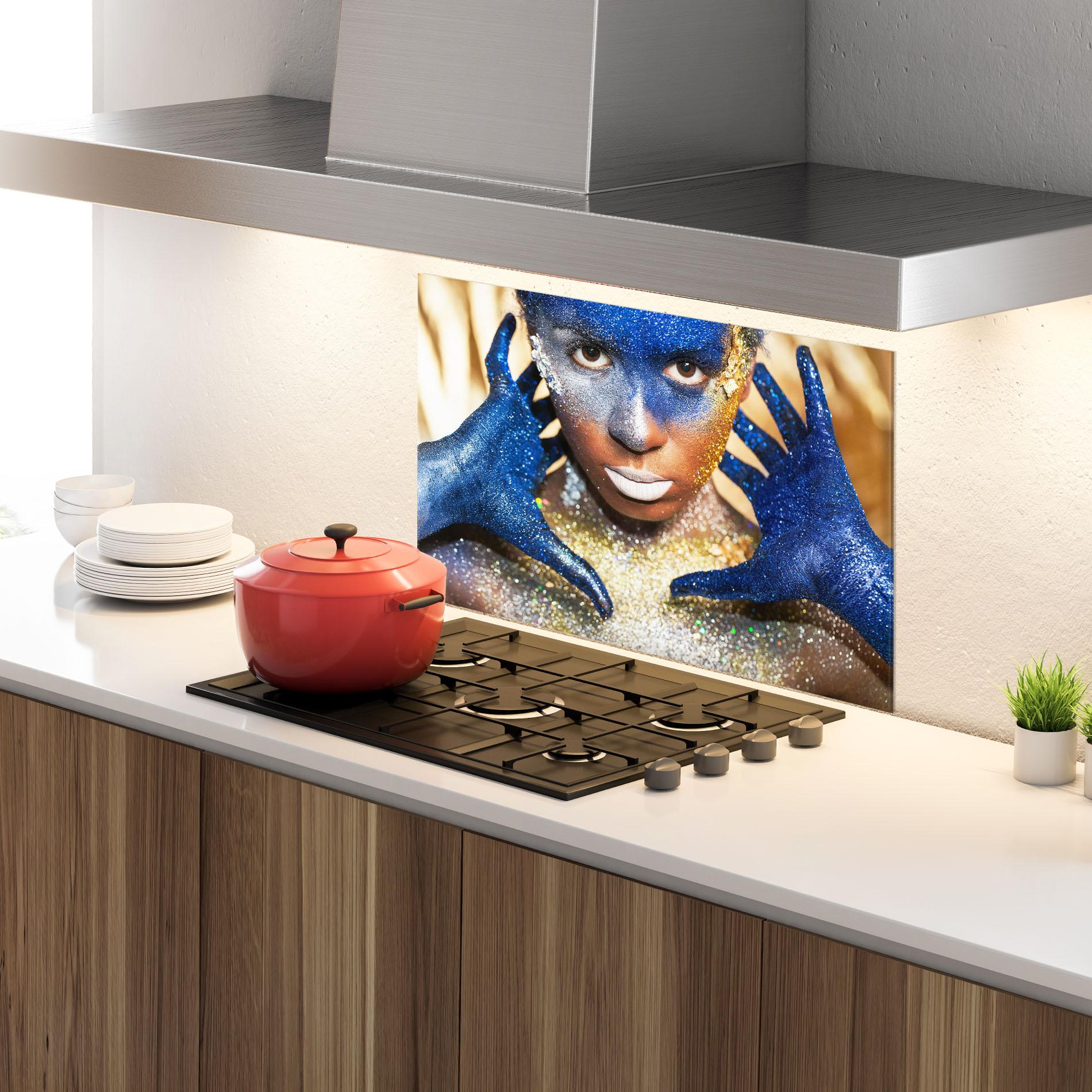 Küchenrückwand Glas Glue Gold Glitter mockup 4