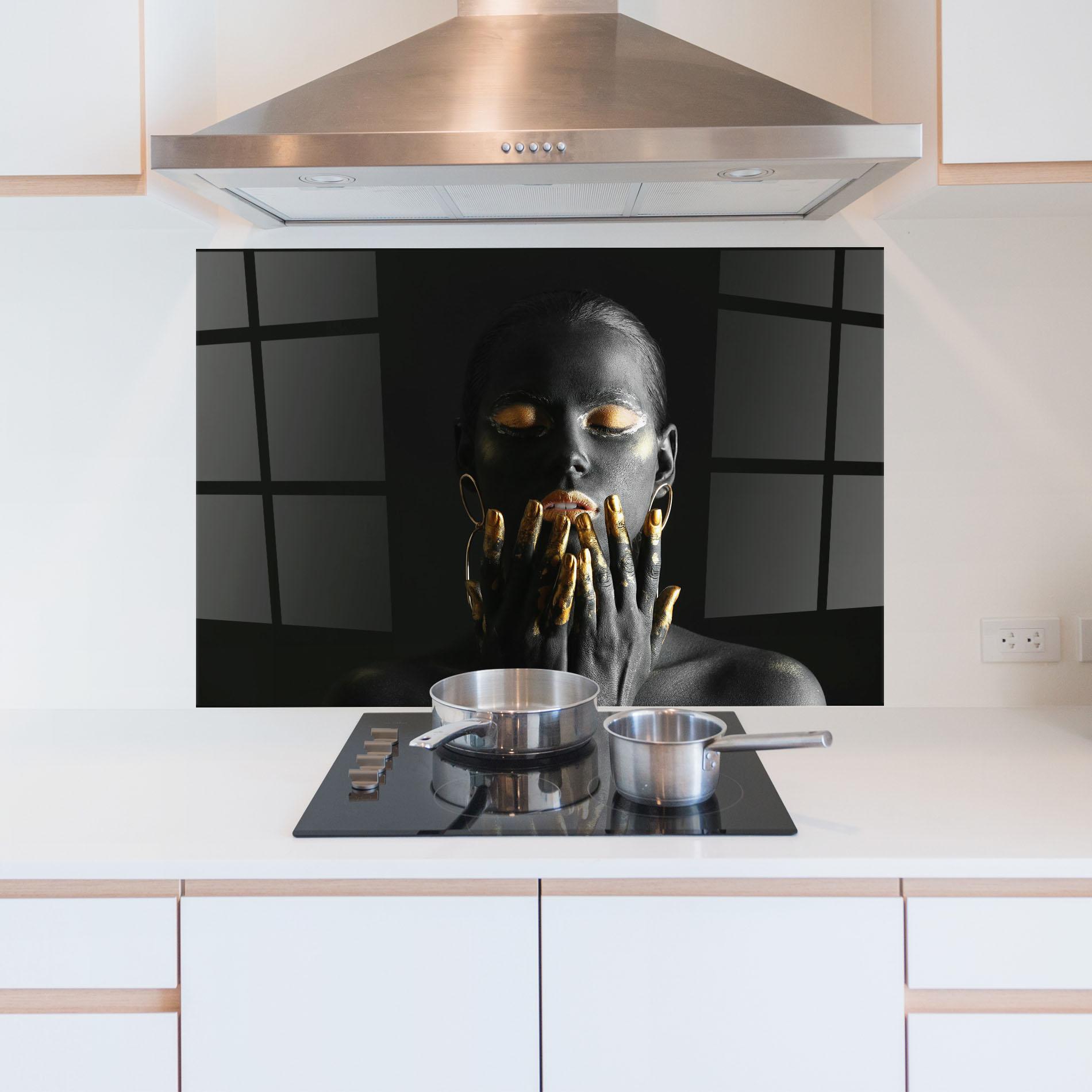 Küchenrückwand Glas Black Golden Makeup mockup 5