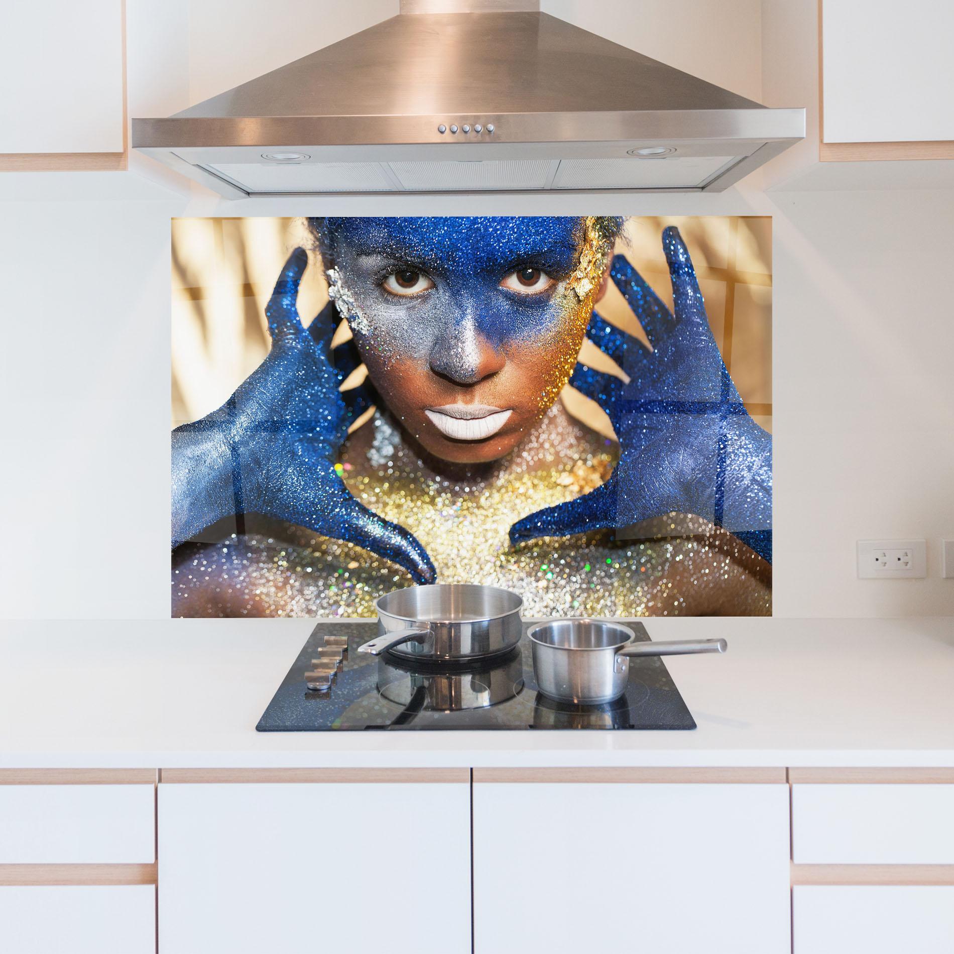 Küchenrückwand Glas Glue Gold Glitter mockup 5