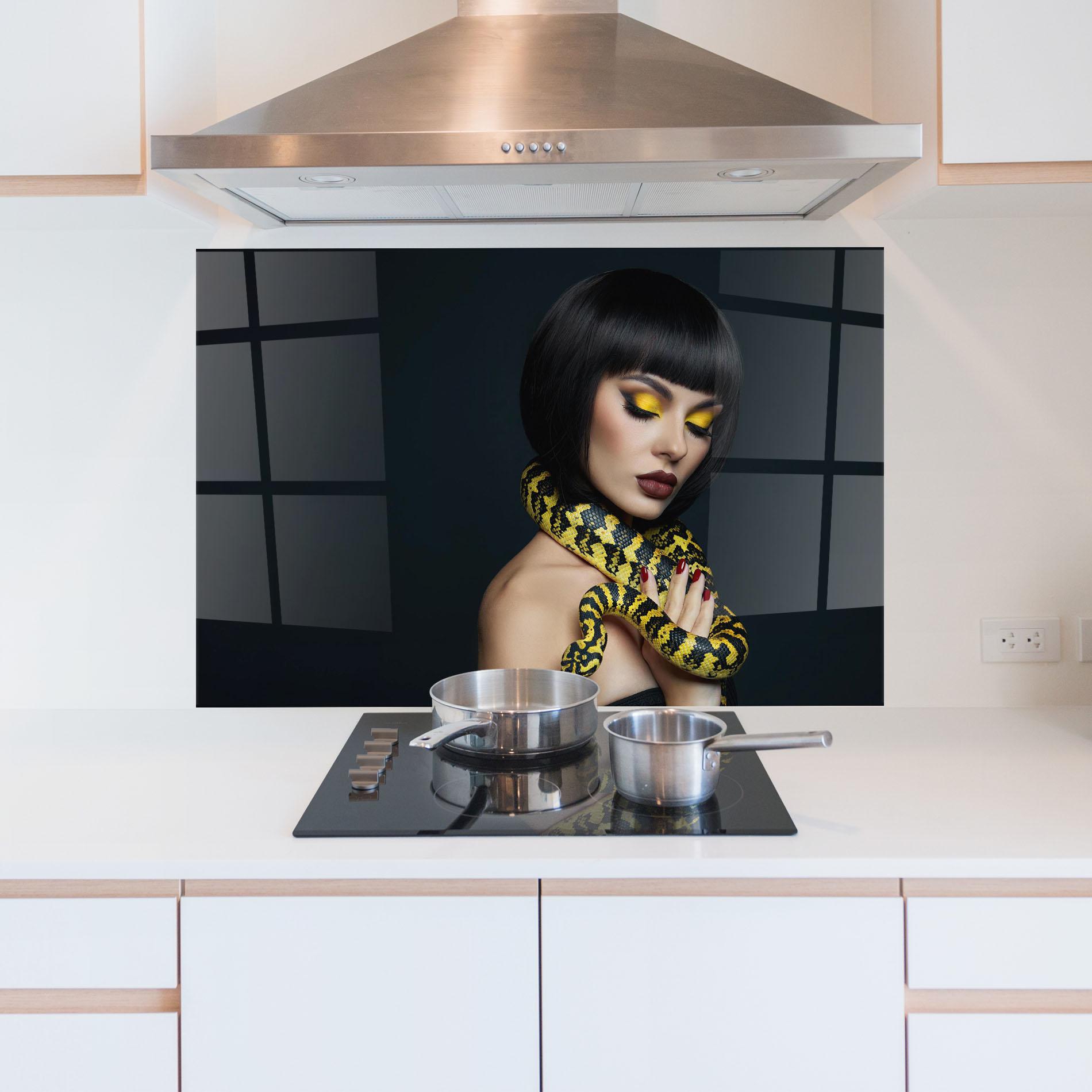 Küchenrückwand Glas Yellow Snake Makeup mockup 5