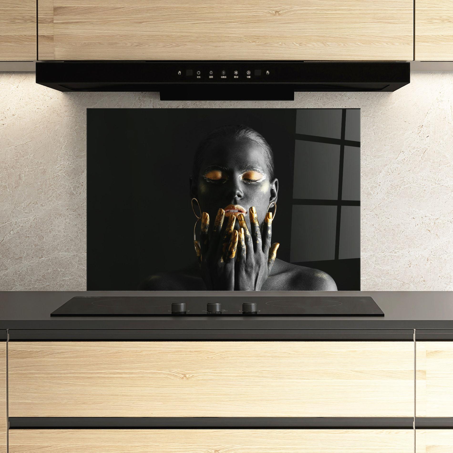 Küchenrückwand Glas Black Golden Makeup mockup 3