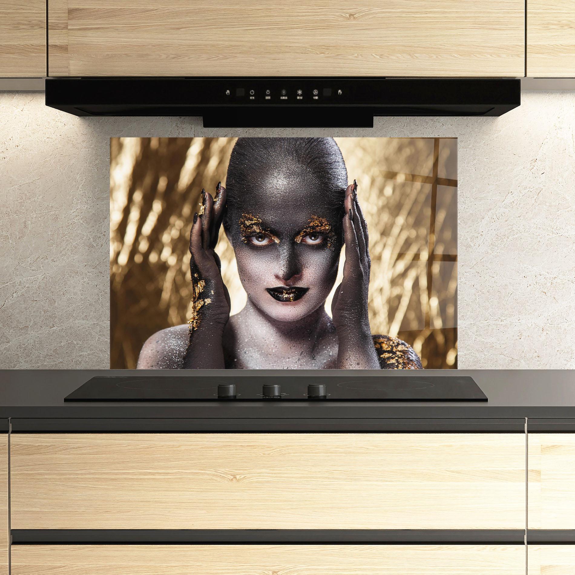 Küchenrückwand Glas Glitter Artistic Makeup mockup 3