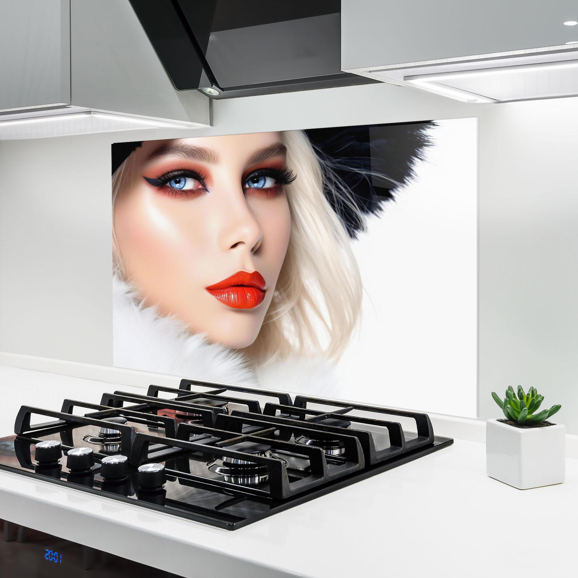 Küchenrückwand Glas White Hair Makeup mockup 6