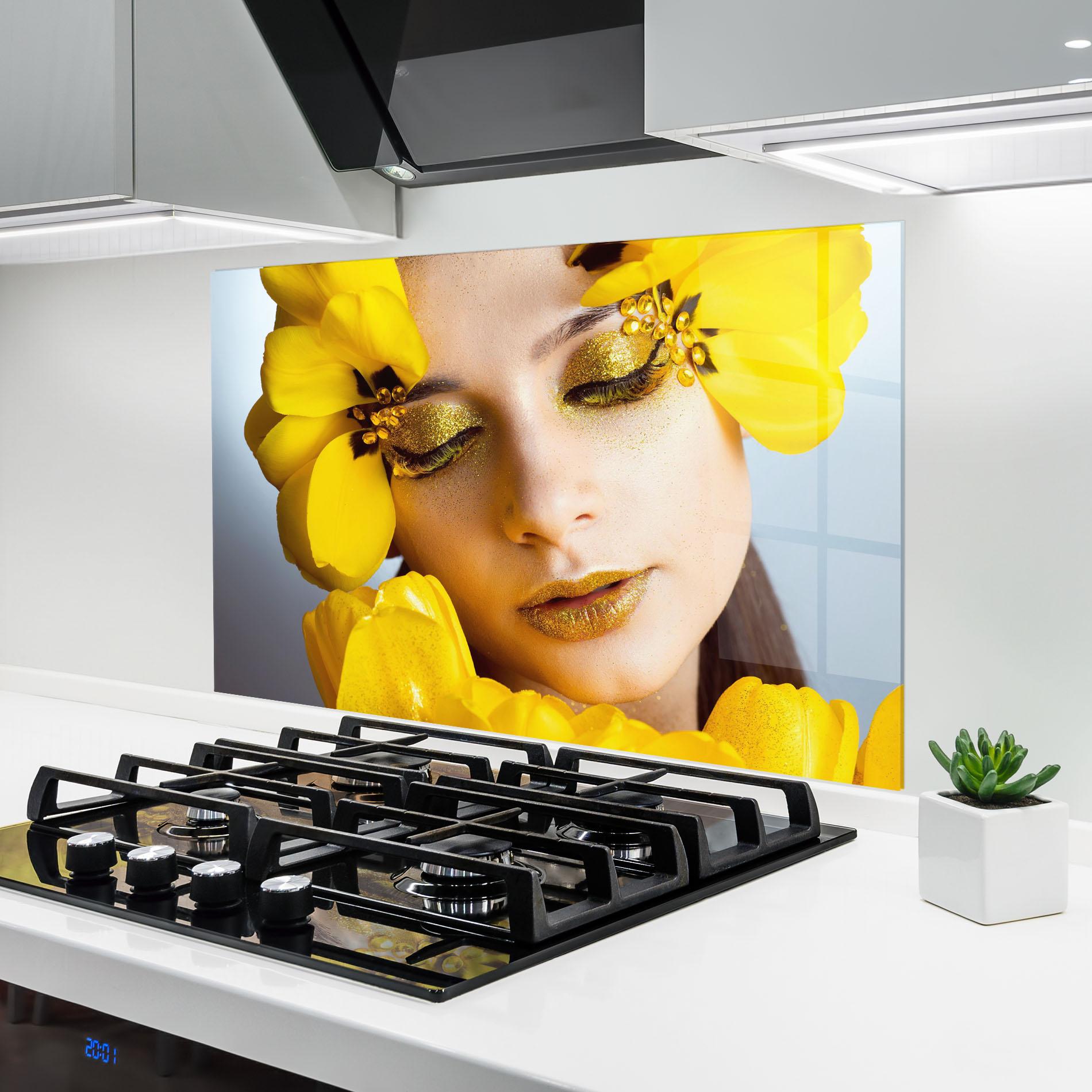 Küchenrückwand Glas Yellow Flowers Makeup mockup 6