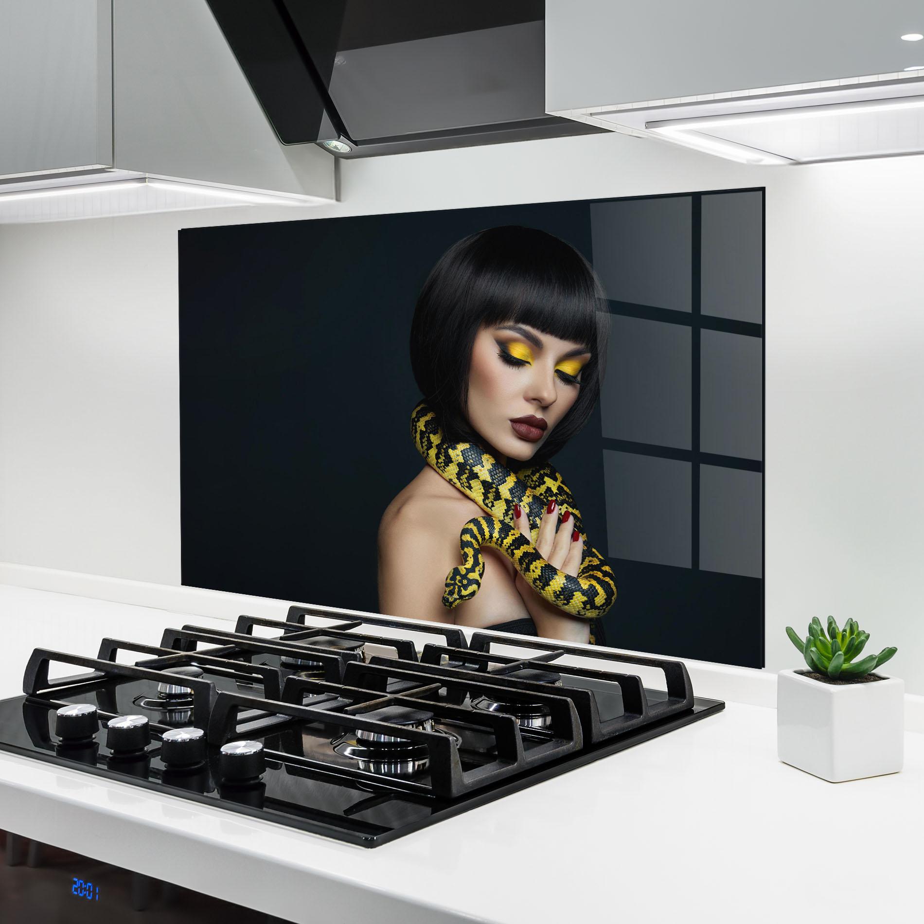 Küchenrückwand Glas Yellow Snake Makeup mockup 6