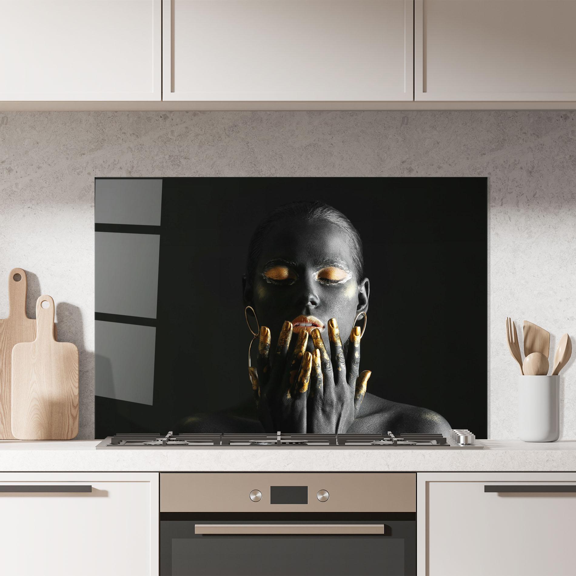 Küchenrückwand Glas Black Golden Makeup mockup 7