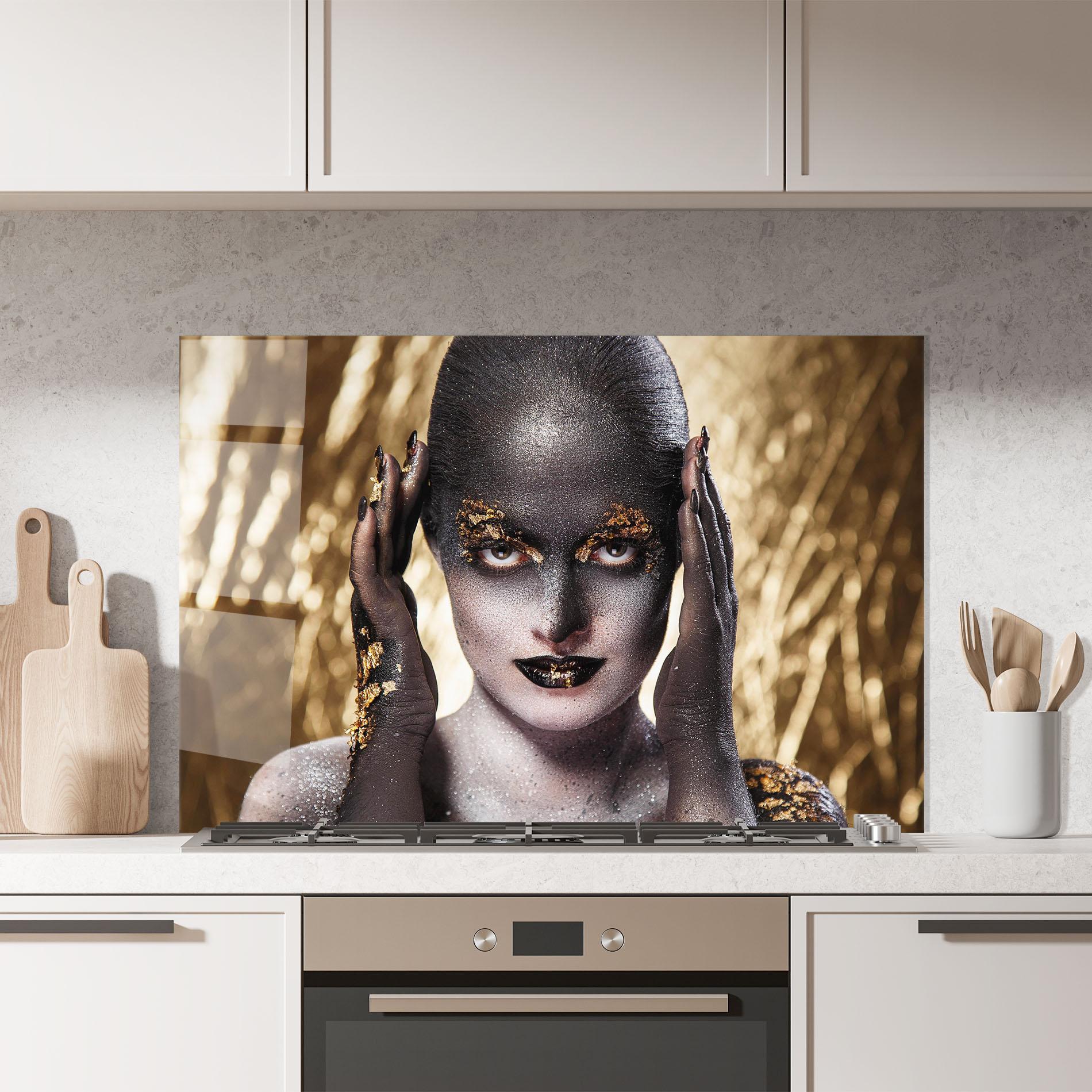 Küchenrückwand Glas Glitter Artistic Makeup mockup 7