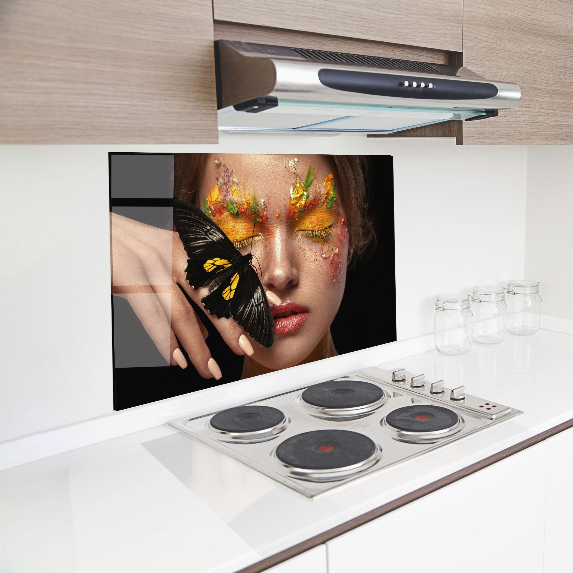Küchenrückwand Glas Pretty Butterflu Makeup mockup 8
