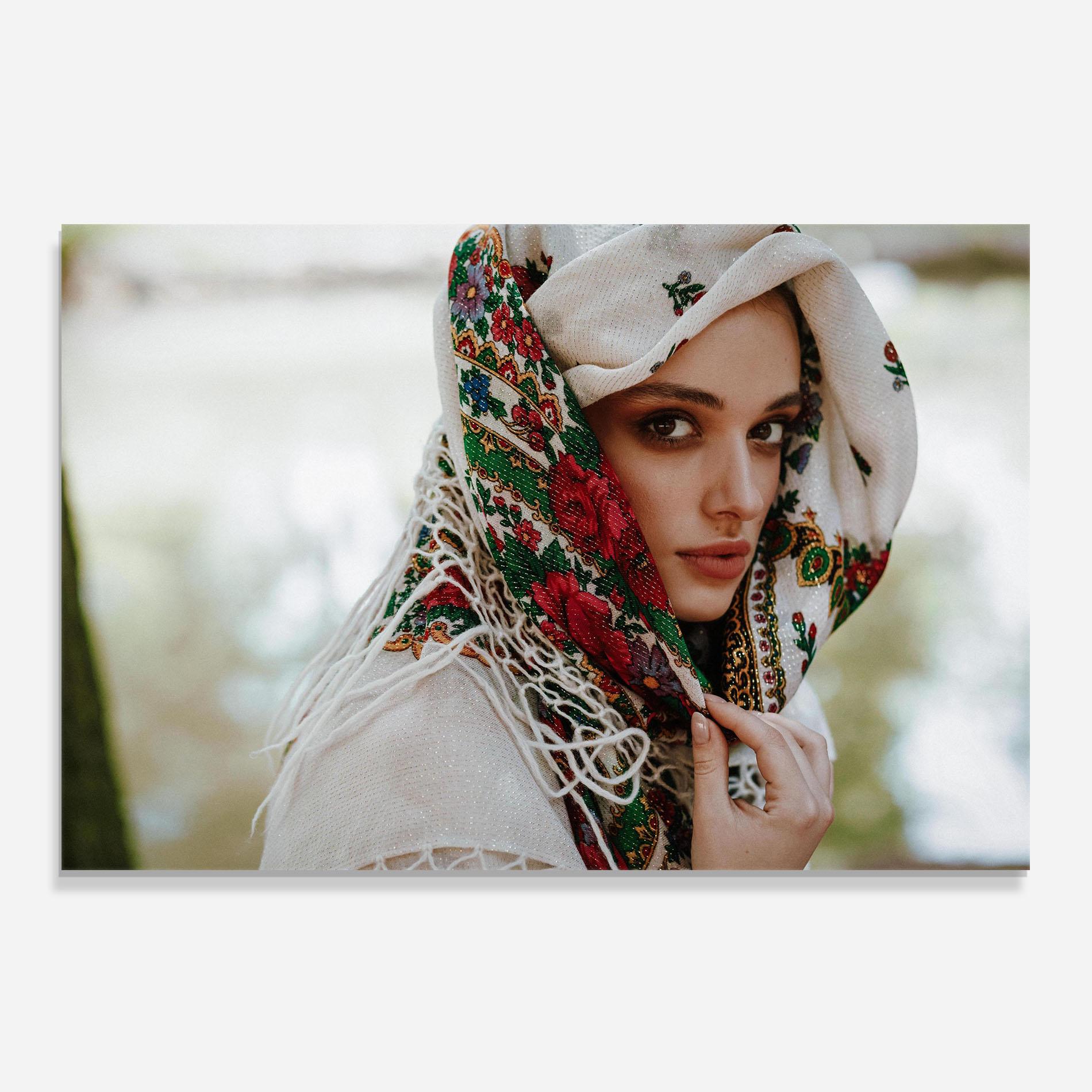 Küchenrückwand Glas Ukrainian Embroidered Dress mockup 0