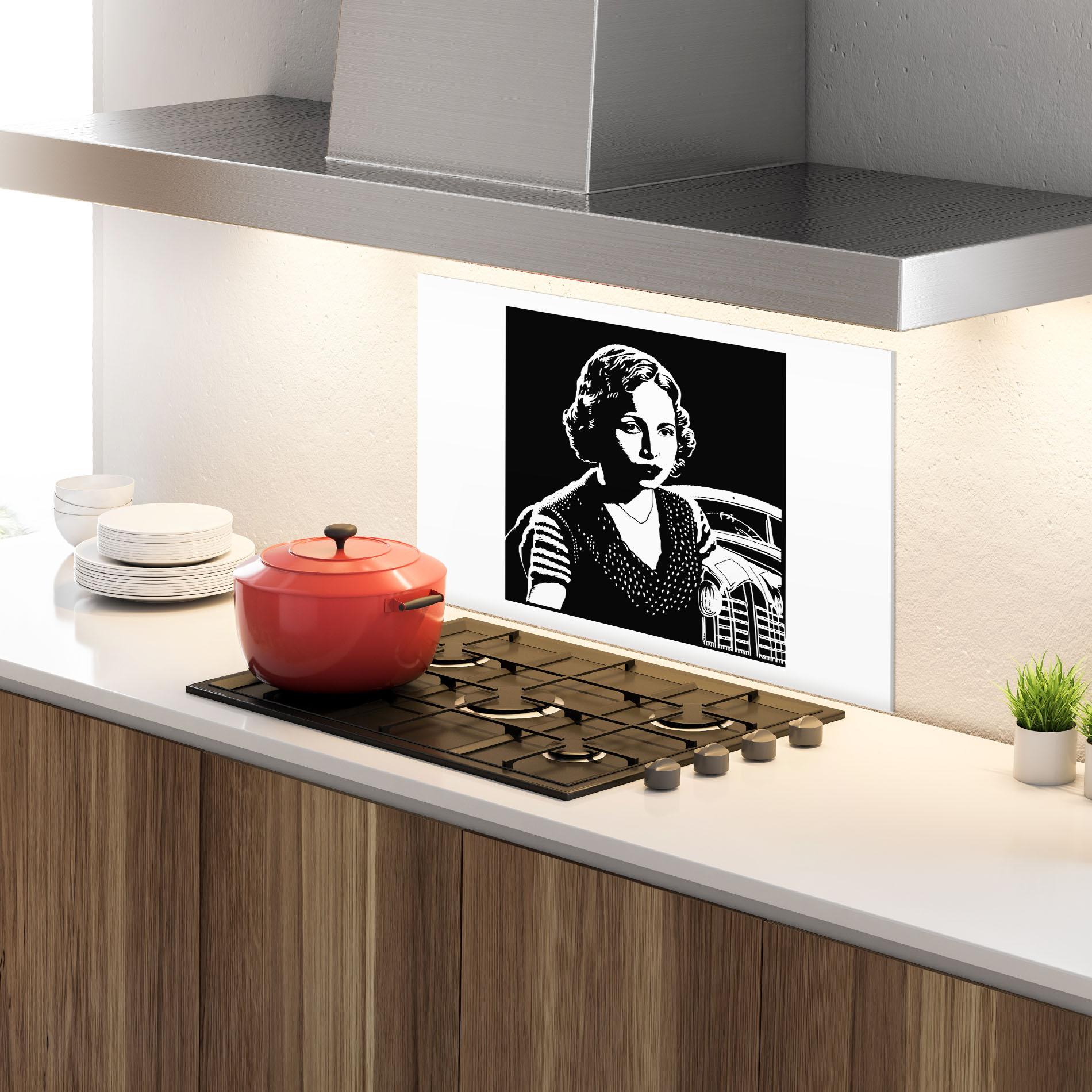 Küchenrückwand Glas Retro Woman mockup 4