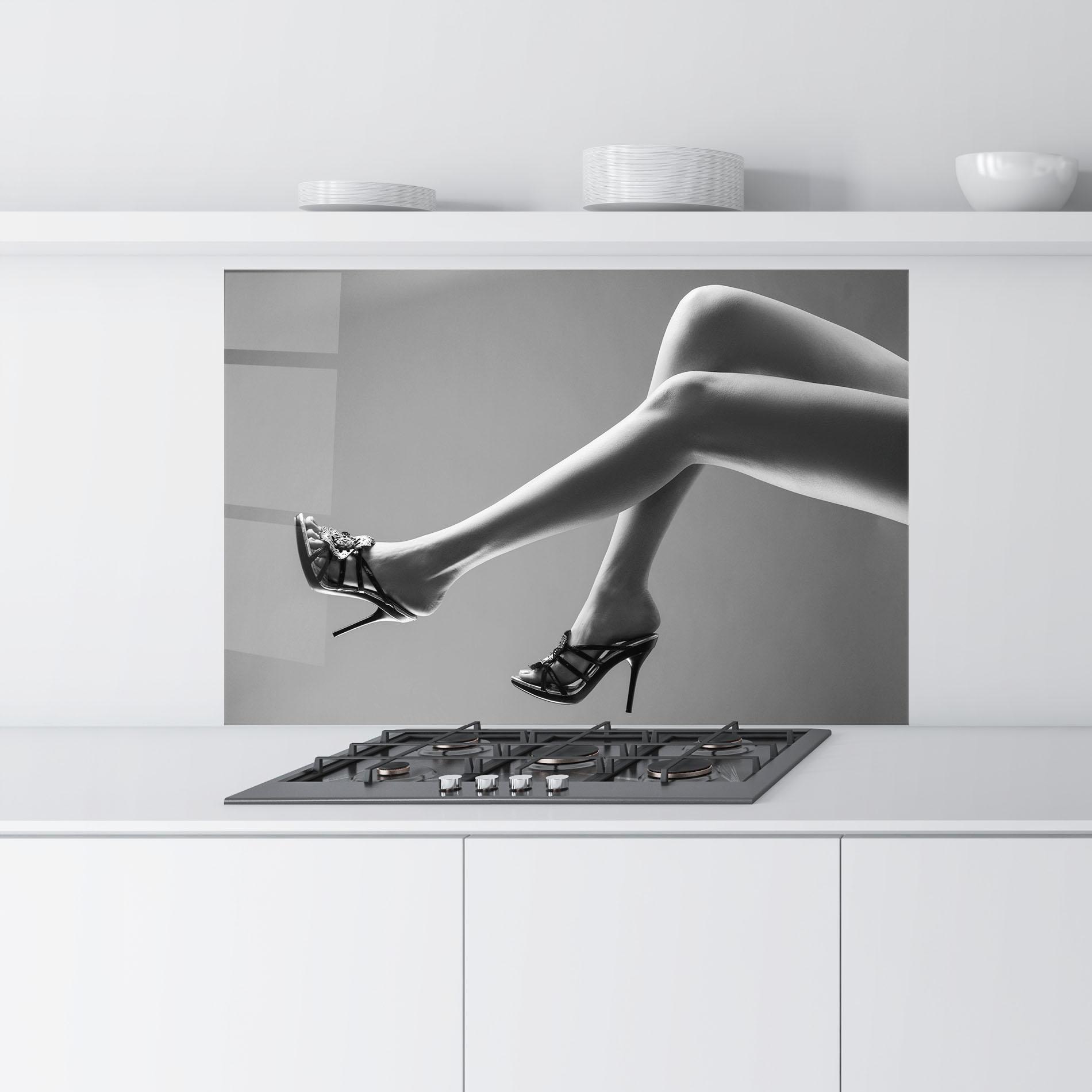 Küchenrückwand Glas Black Shoes On Grey mockup 9