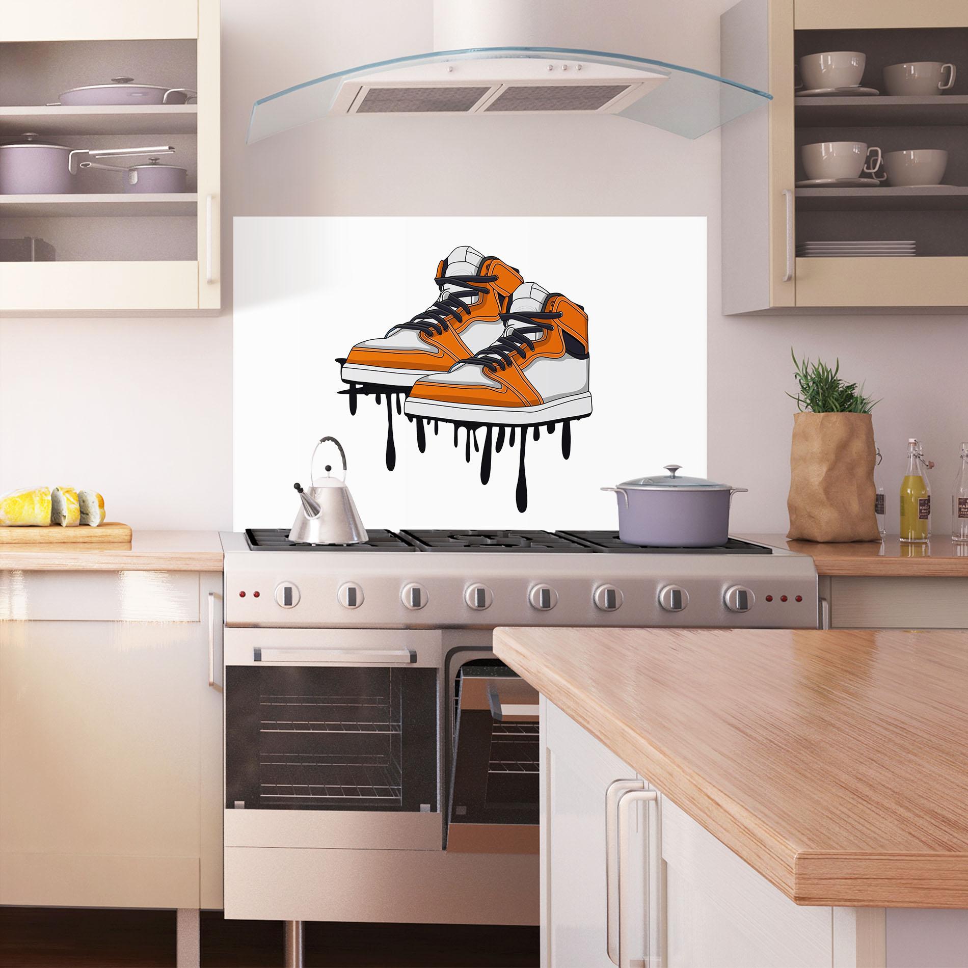 Küchenrückwand Glas Black Liquid Shoe mockup 1
