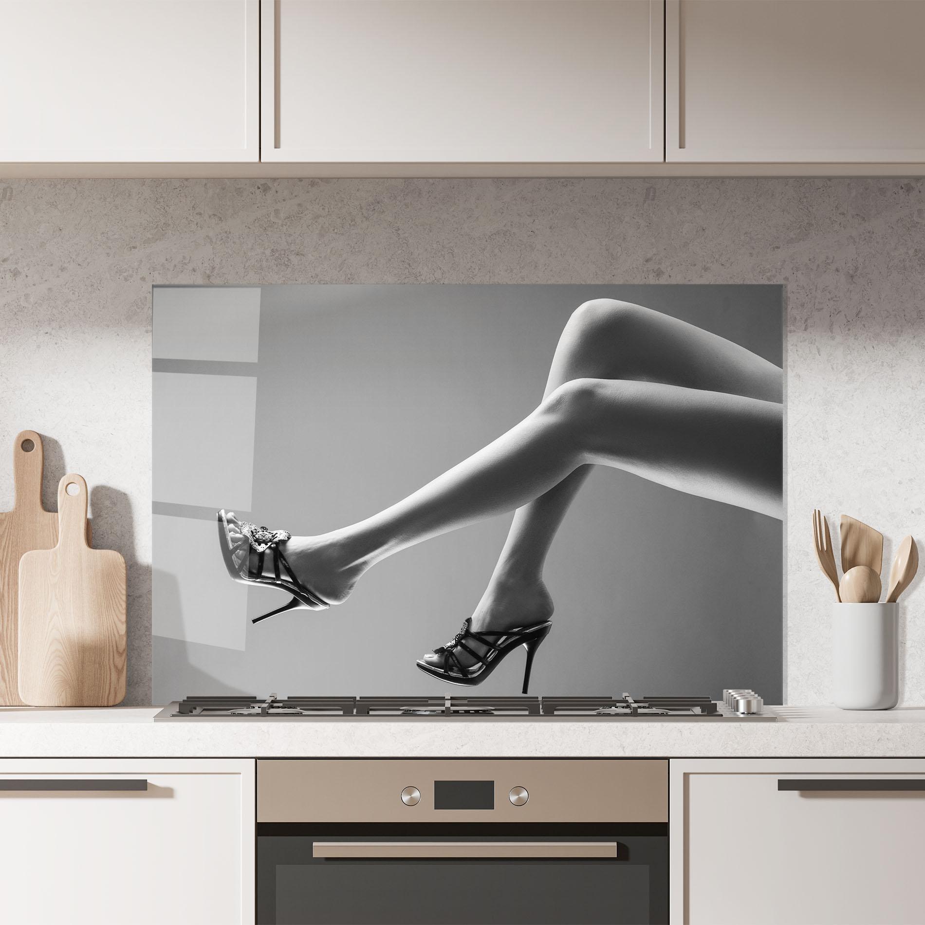 Küchenrückwand Glas Black Shoes On Grey mockup 7