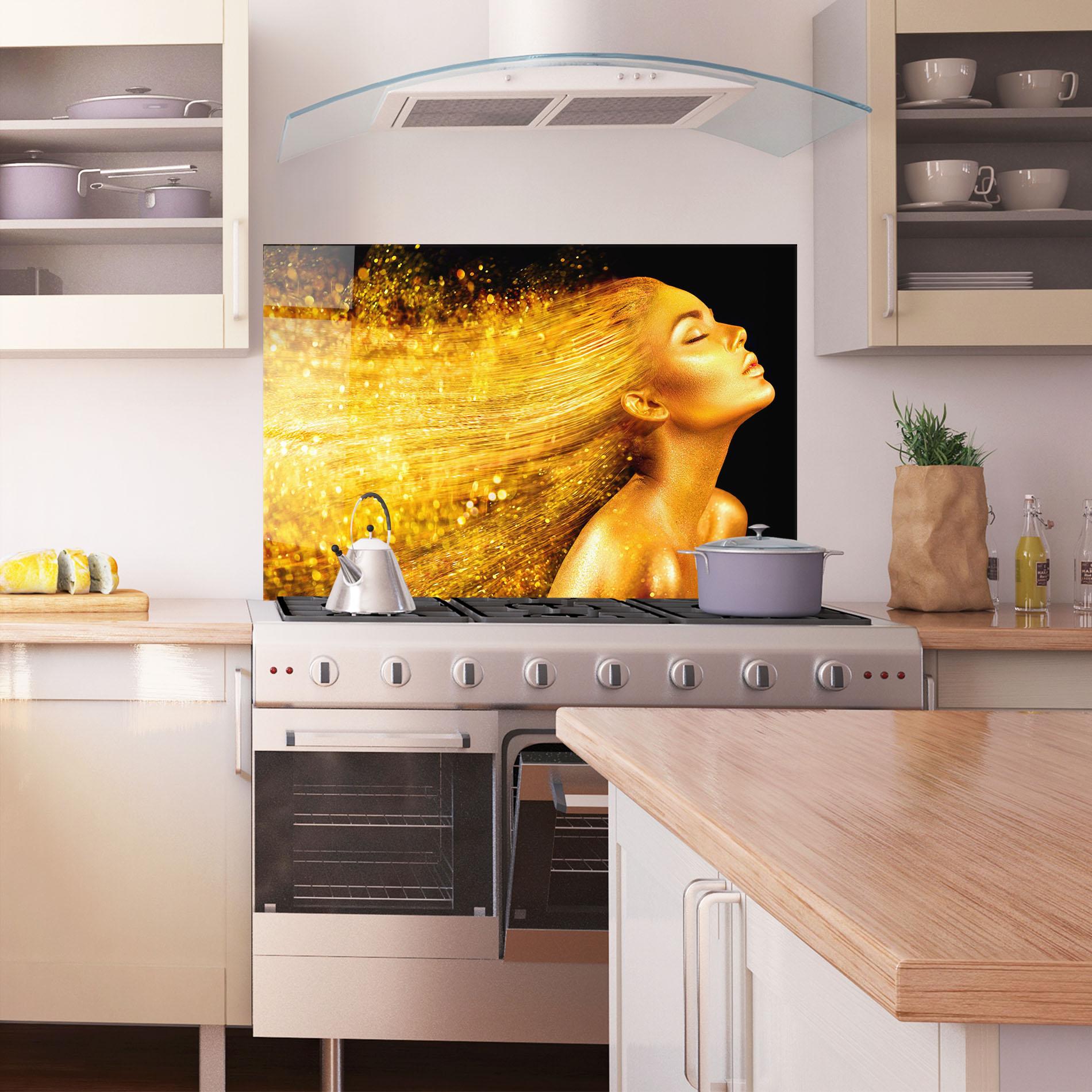 Küchenrückwand Glas Golden Girl mockup 1