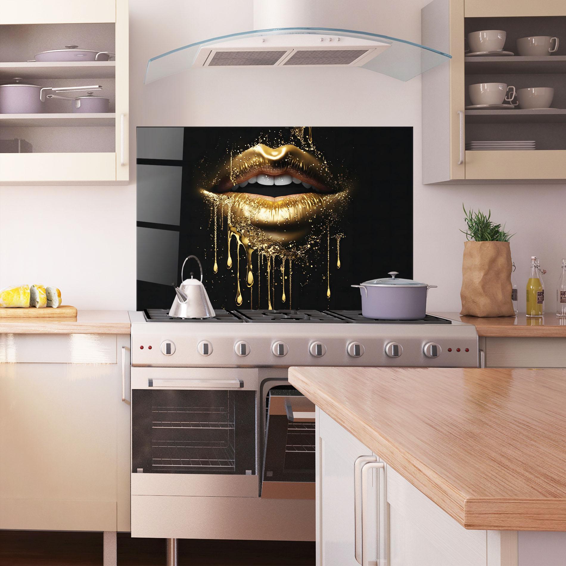 Küchenrückwand Glas Golden Luxury Lips mockup 1