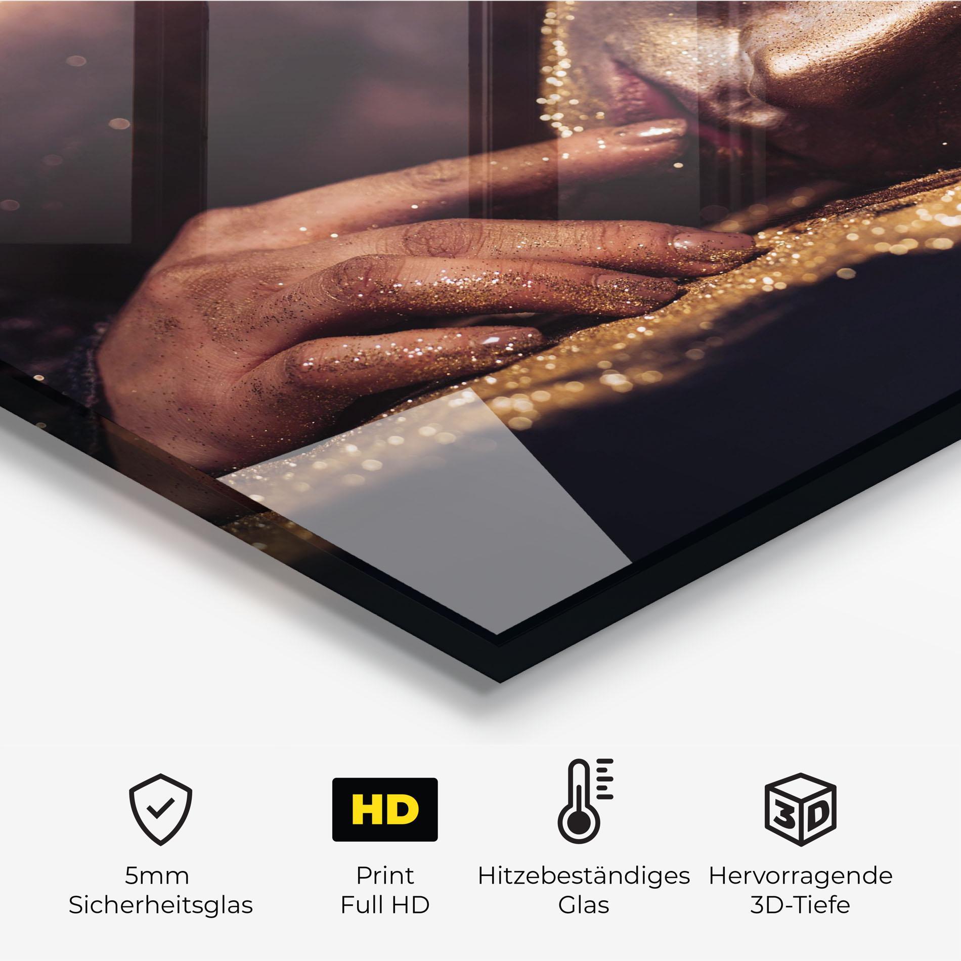 Küchenrückwand Glas Gold Vogue Woman mockup 2