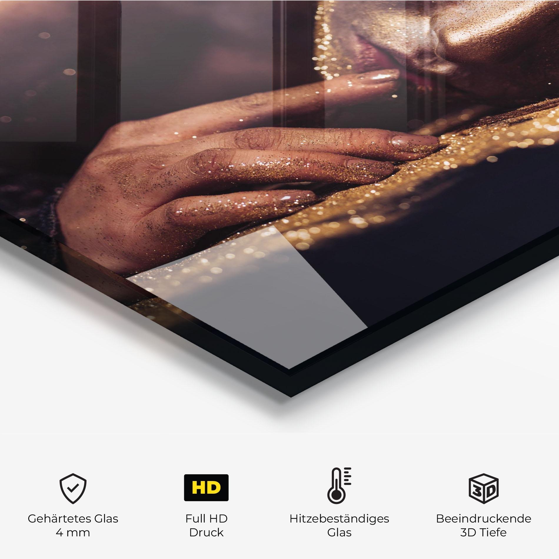 Küchenrückwand Glas Gold Vogue Woman mockup 2