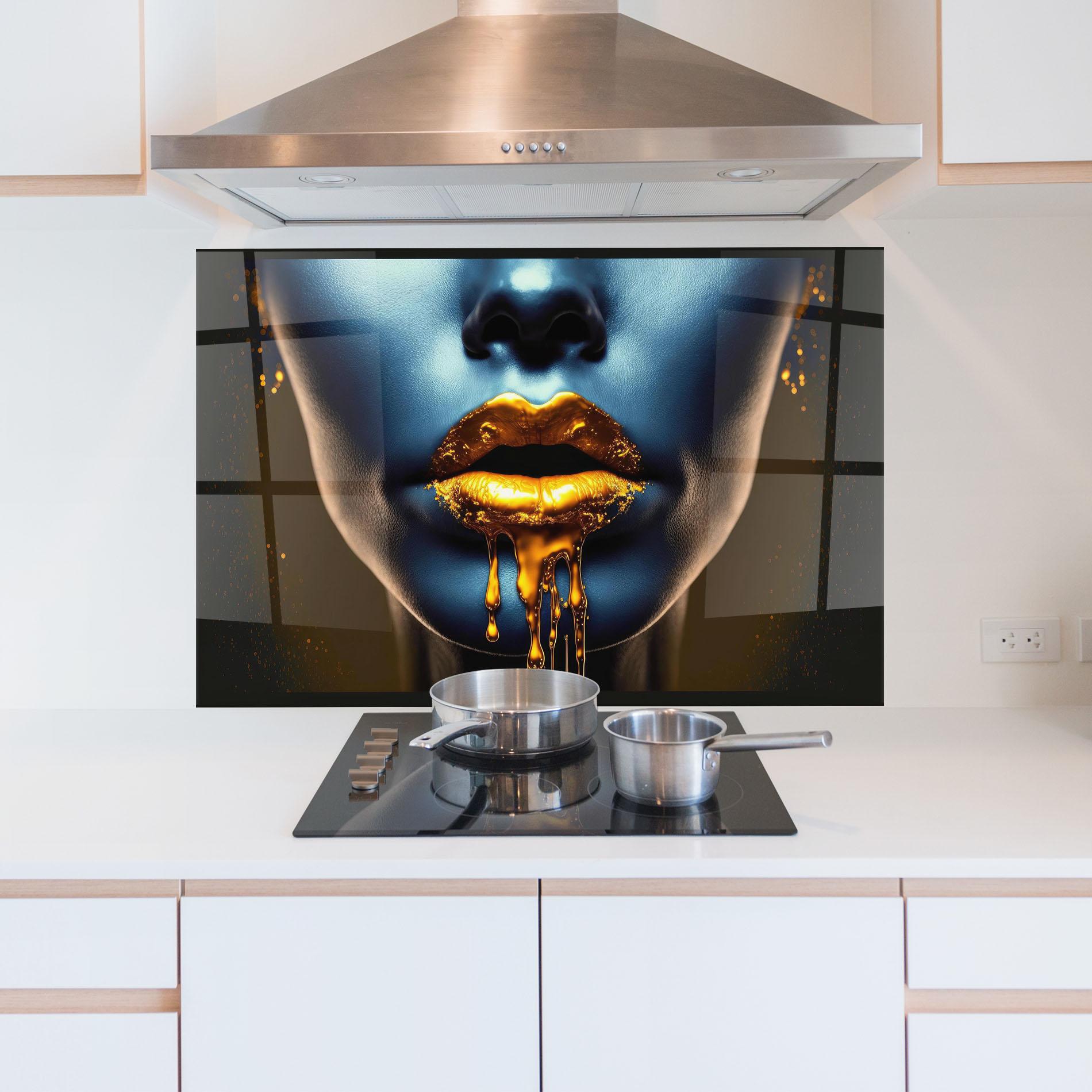 Küchenrückwand Glas Gold Liquid Blue mockup 5