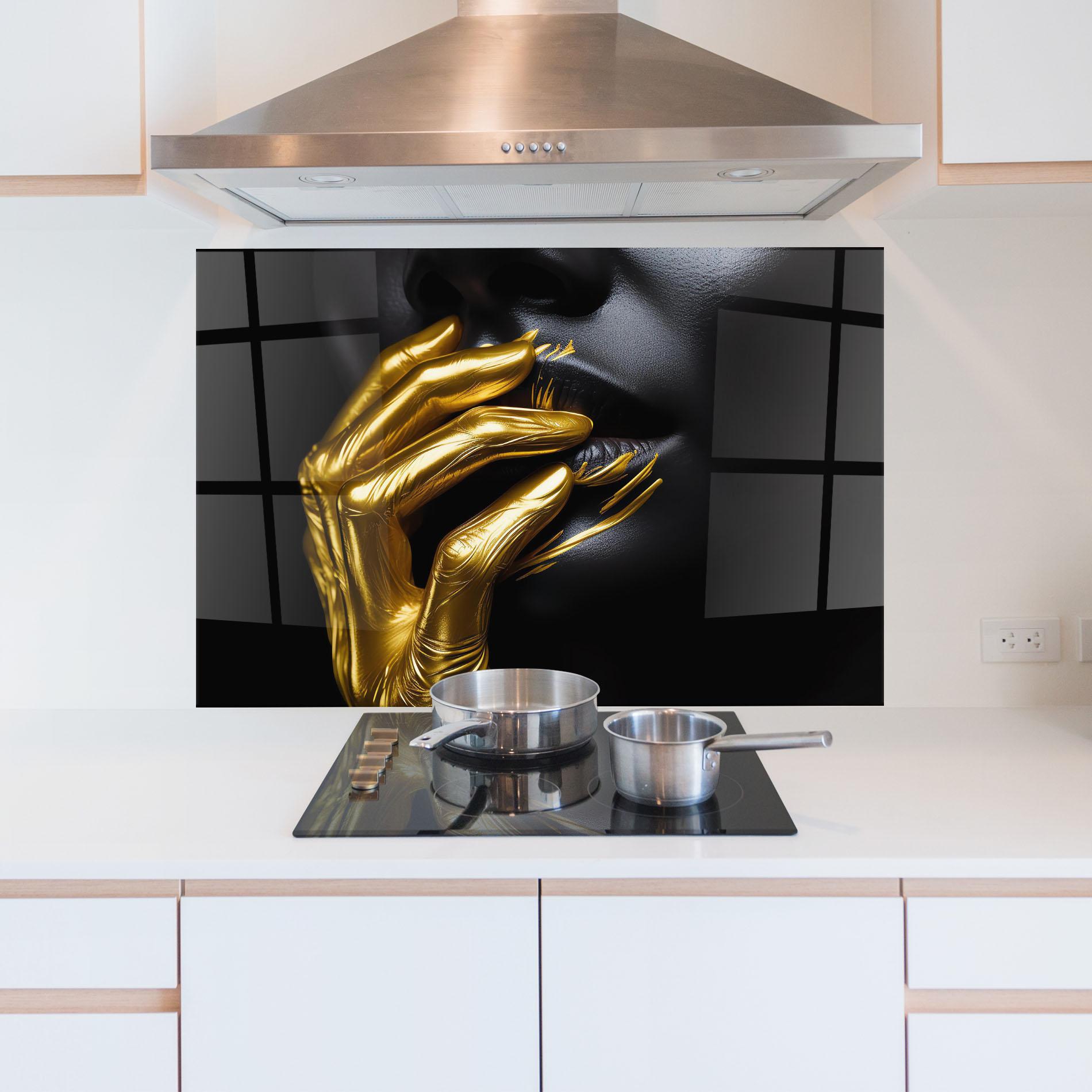 Küchenrückwand Glas Gold Small Hand mockup 5