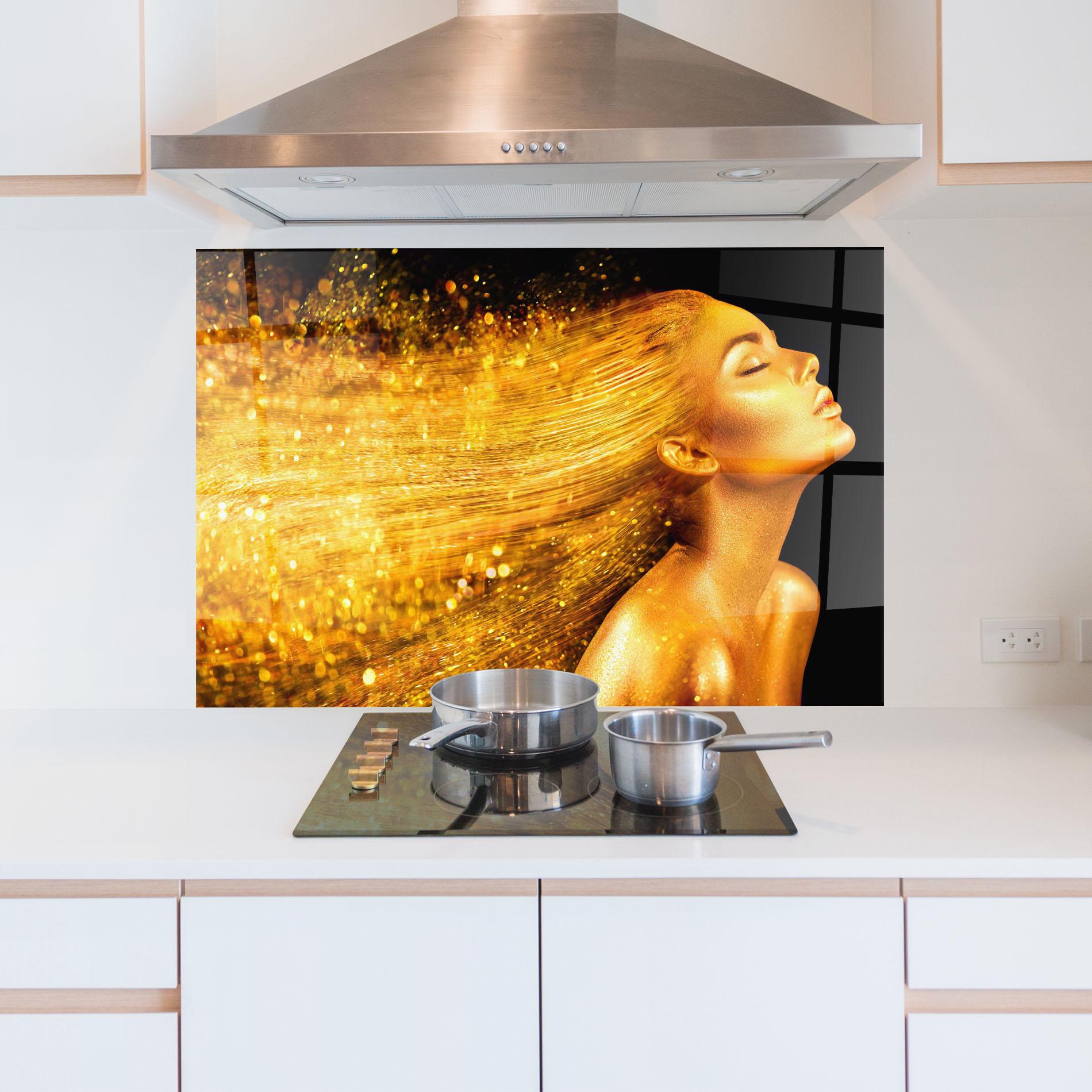 Küchenrückwand Glas Golden Girl mockup 5