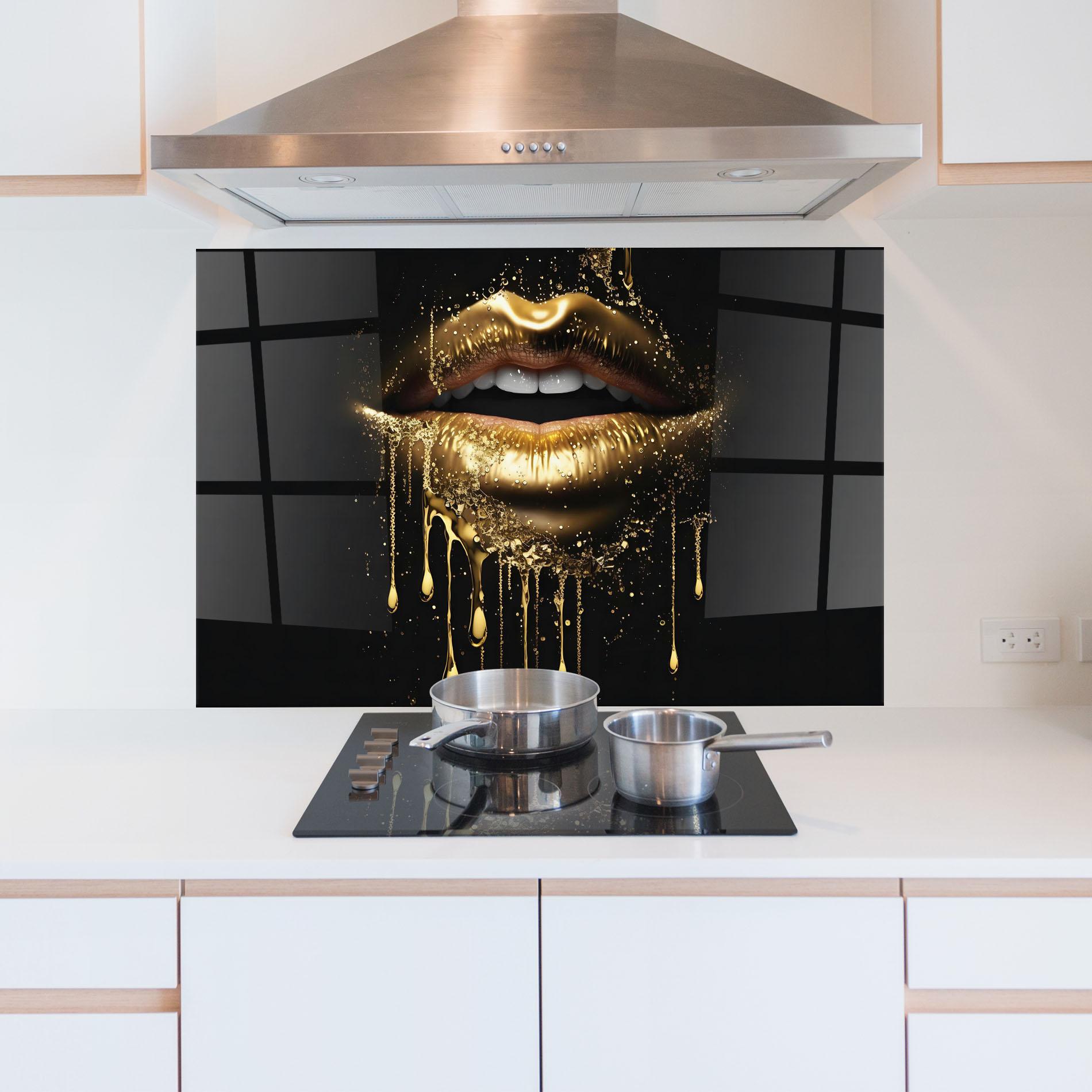 Küchenrückwand Glas Golden Luxury Lips mockup 5