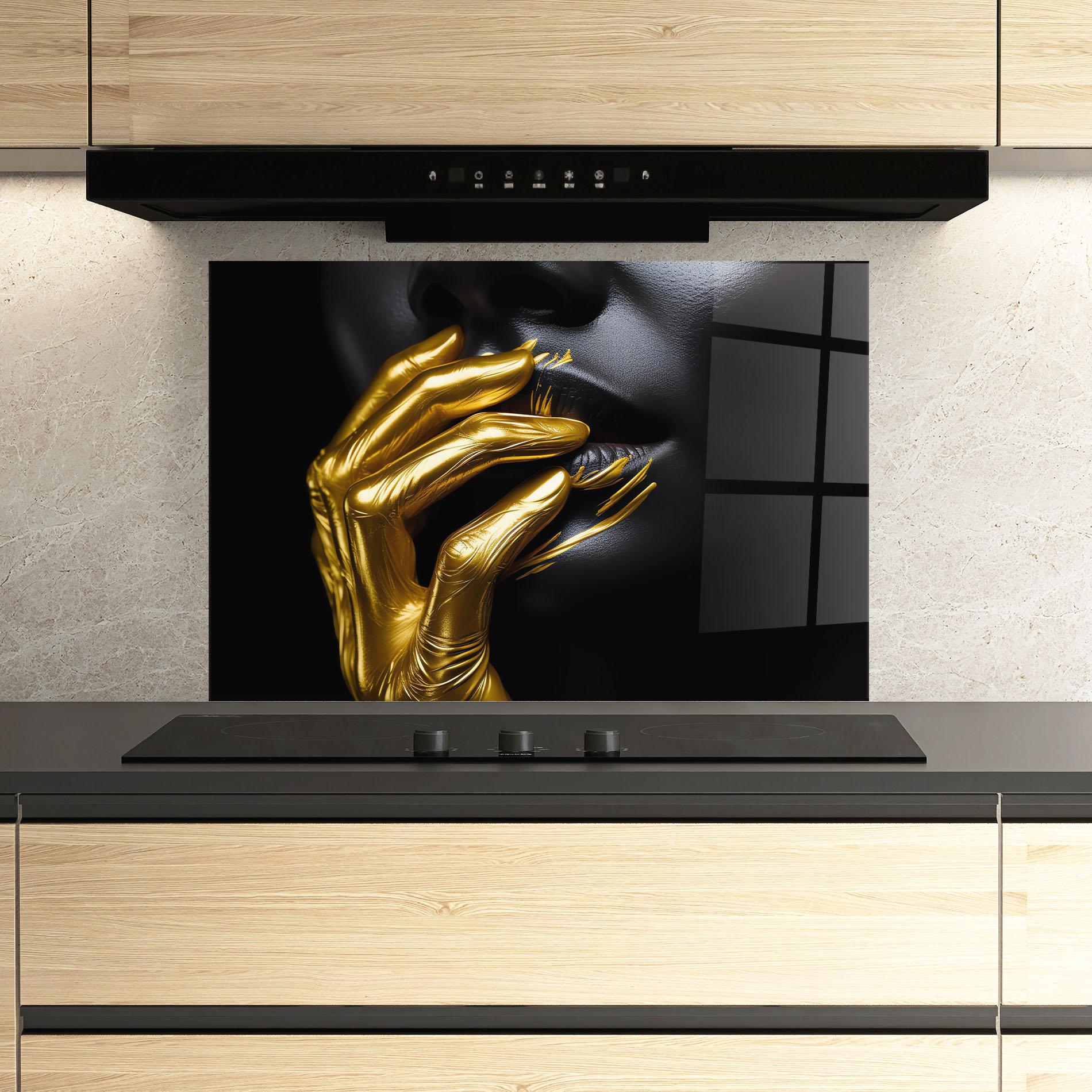 Küchenrückwand Glas Gold Small Hand mockup 3