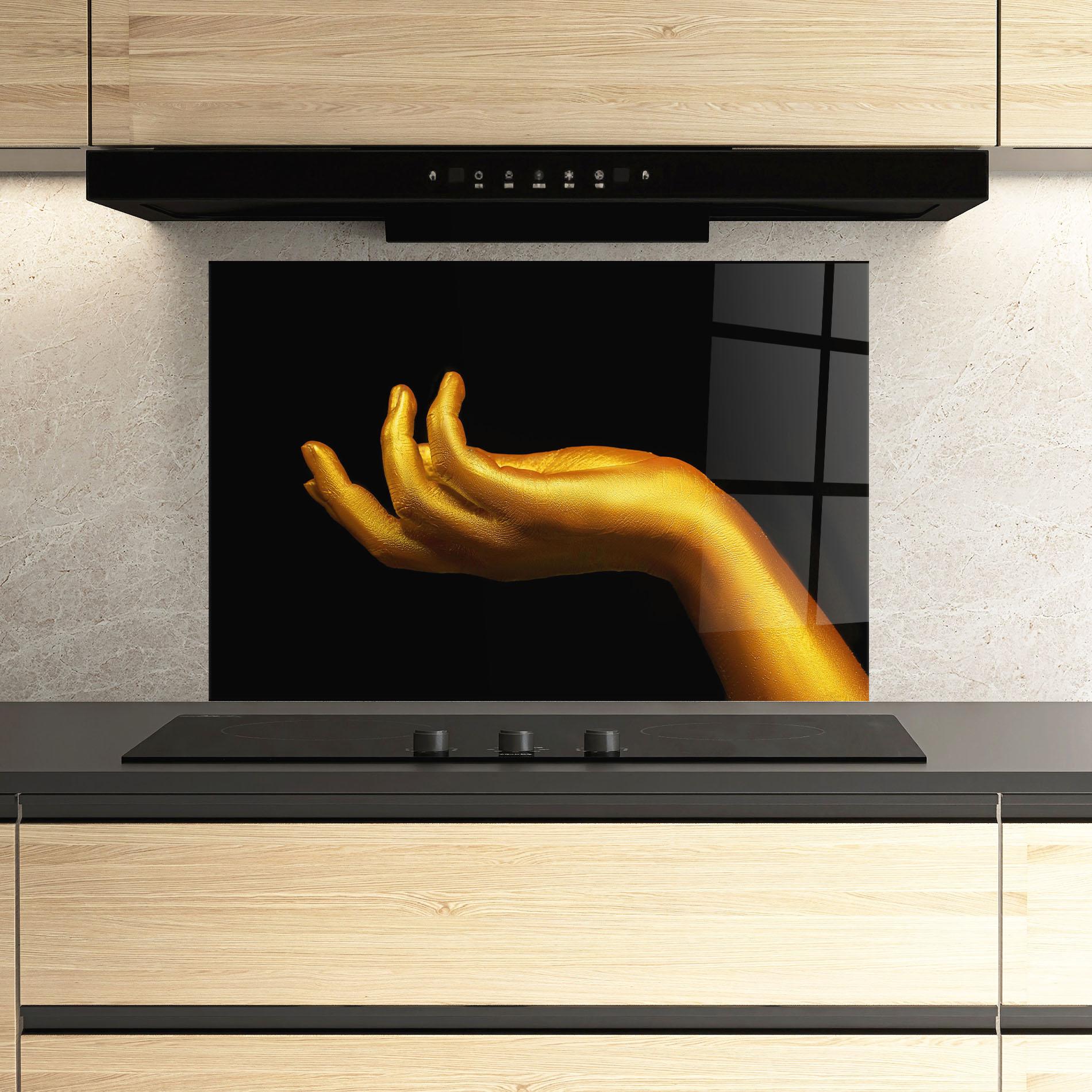 Küchenrückwand Glas Strong Gold Hand mockup 3