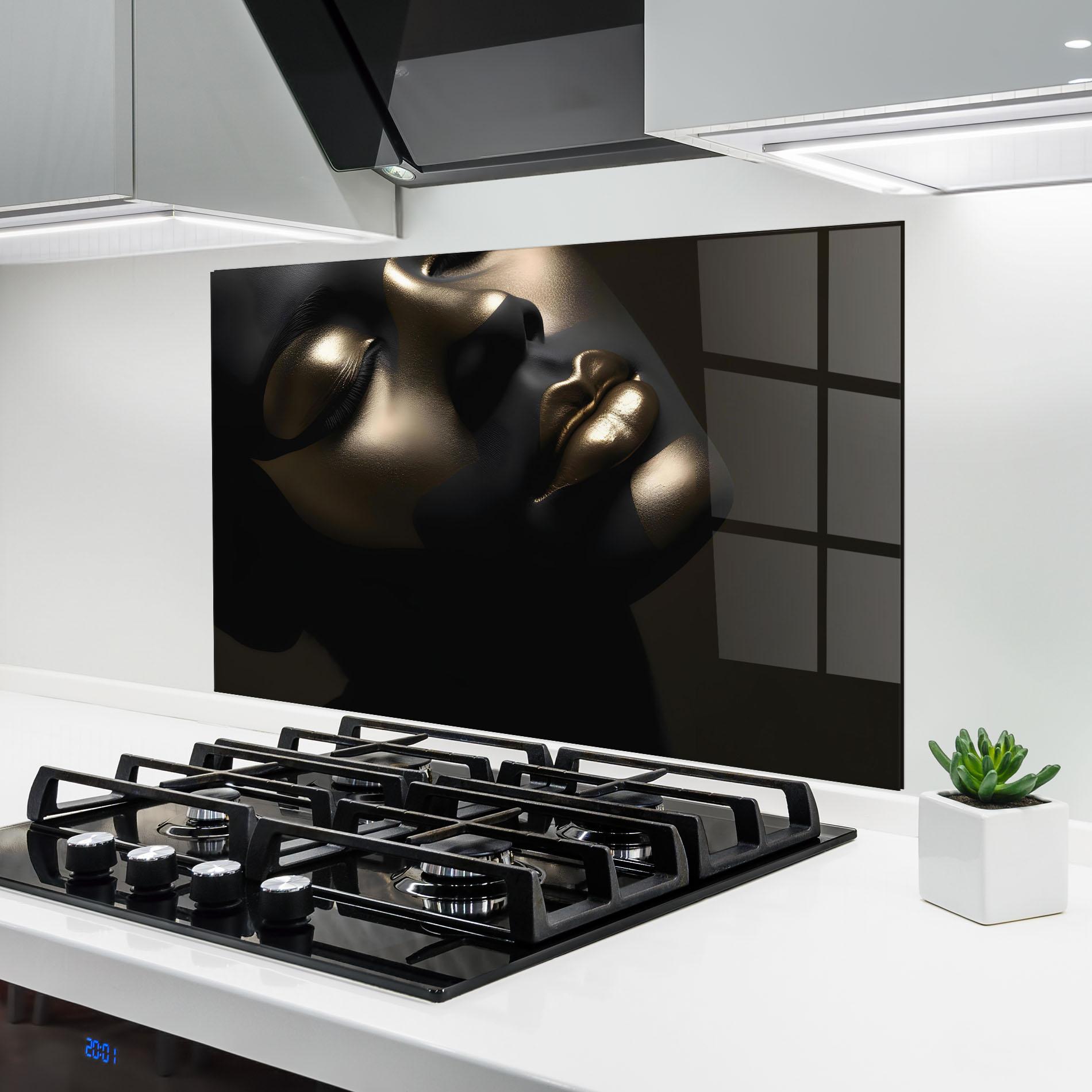 Küchenrückwand Glas Dark Gold Face mockup 6