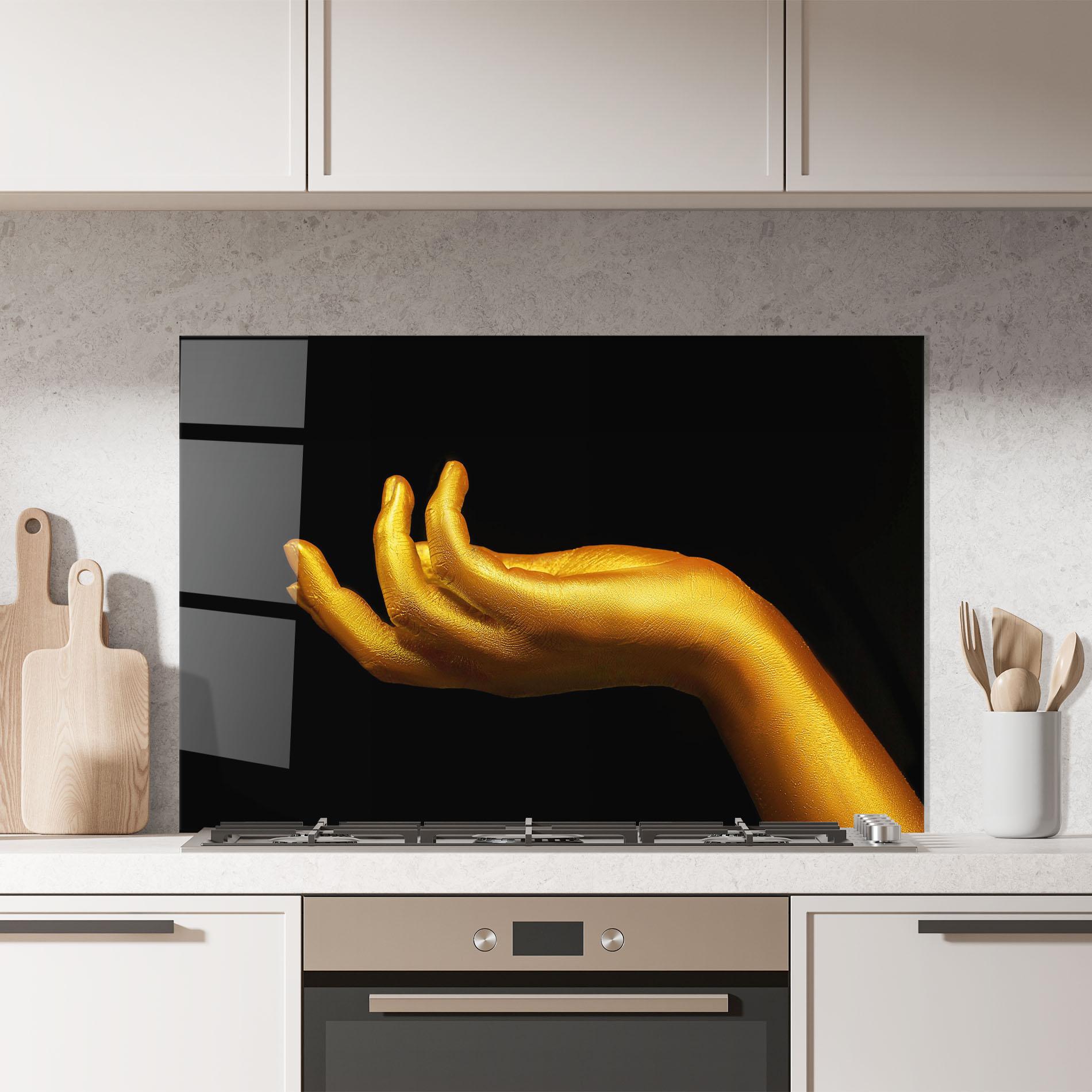 Küchenrückwand Glas Strong Gold Hand mockup 7