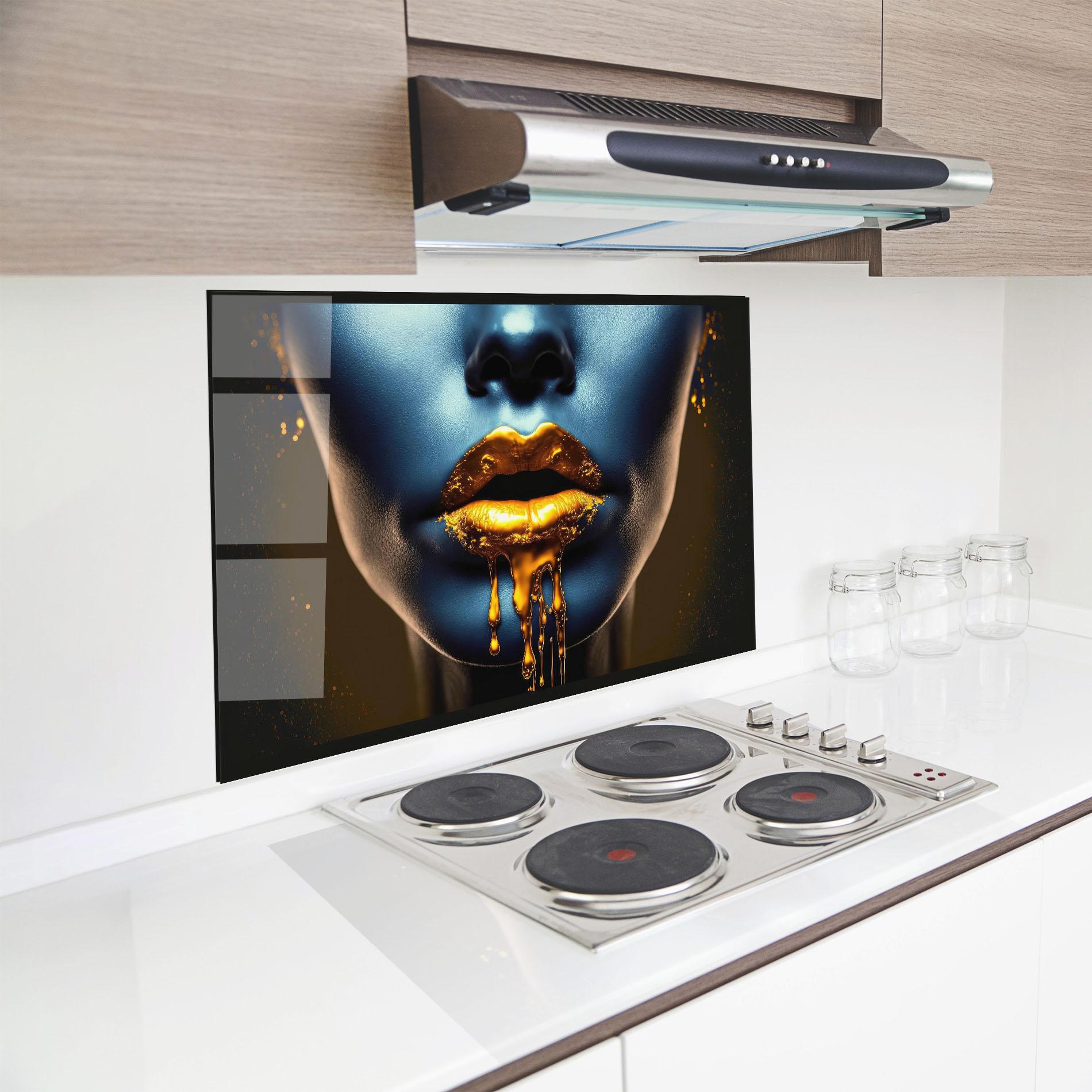 Küchenrückwand Glas Gold Liquid Blue mockup 8